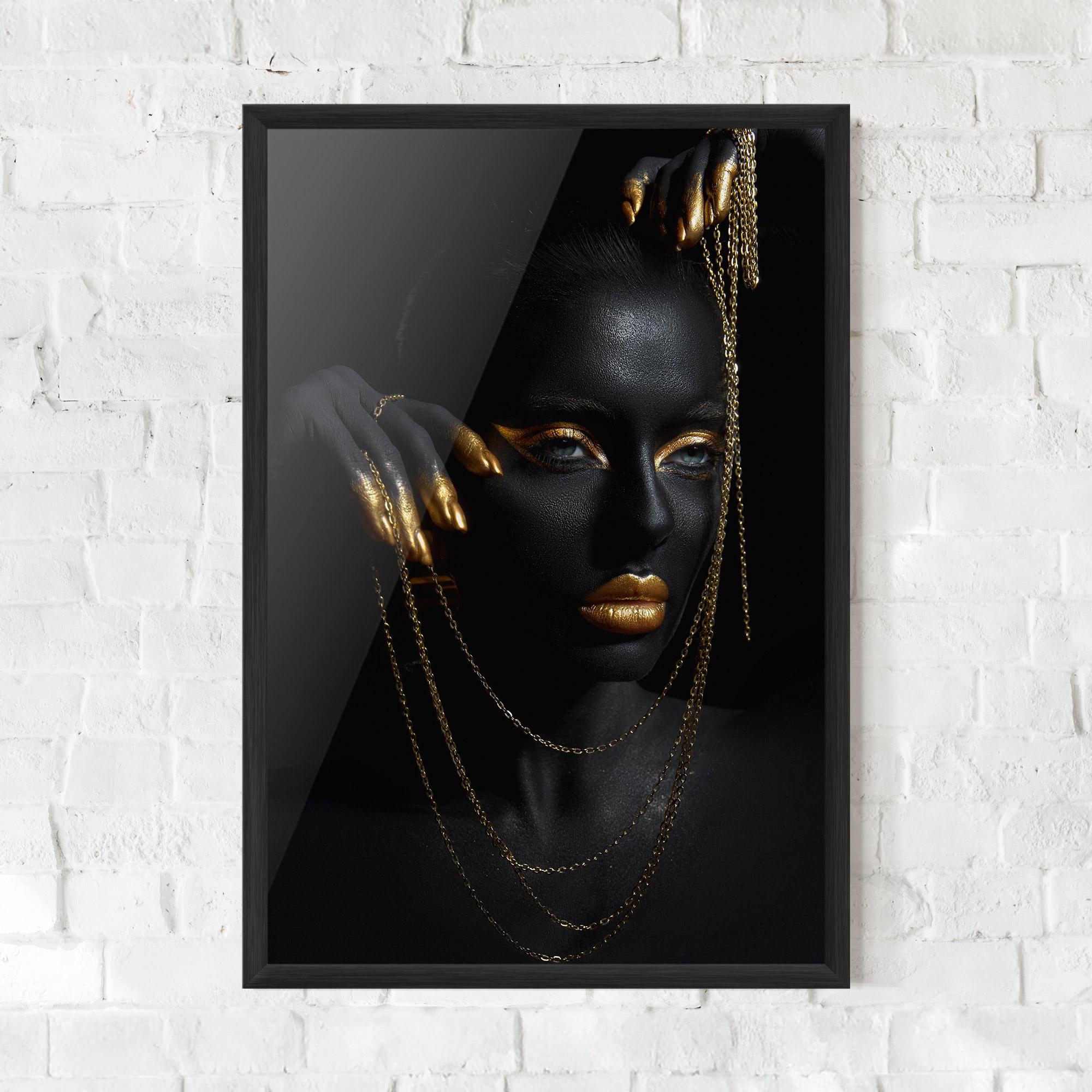 Poster Înrămat Grey Chain Eyes mockup 0