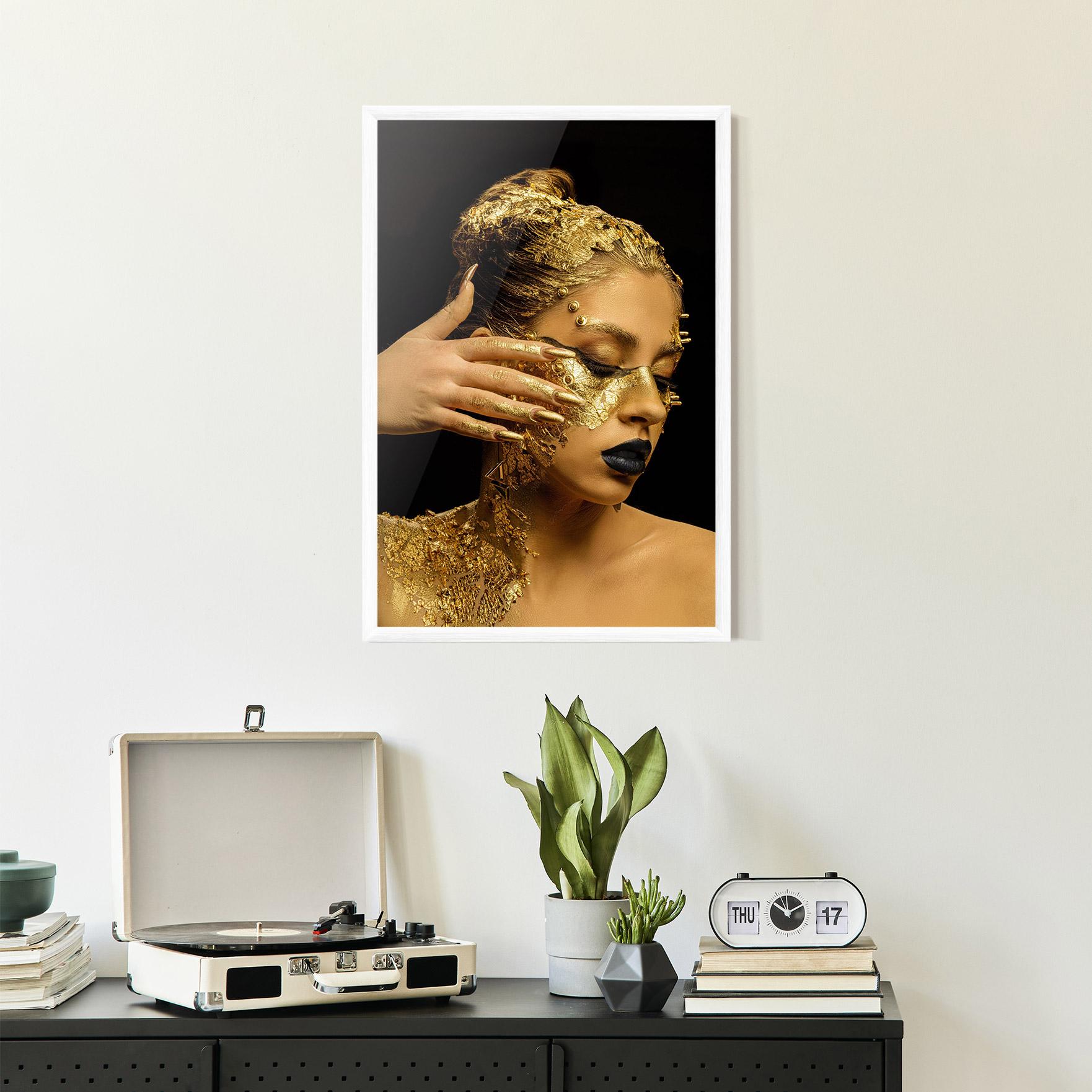 Poster Înrămat Festive Golden Makeup mockup 2