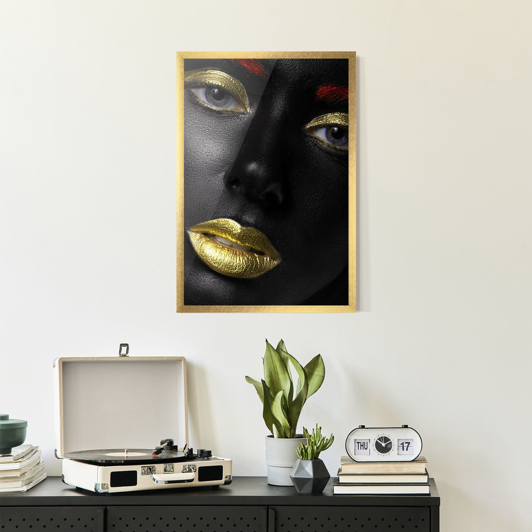 Gold Red Lips mockup 2