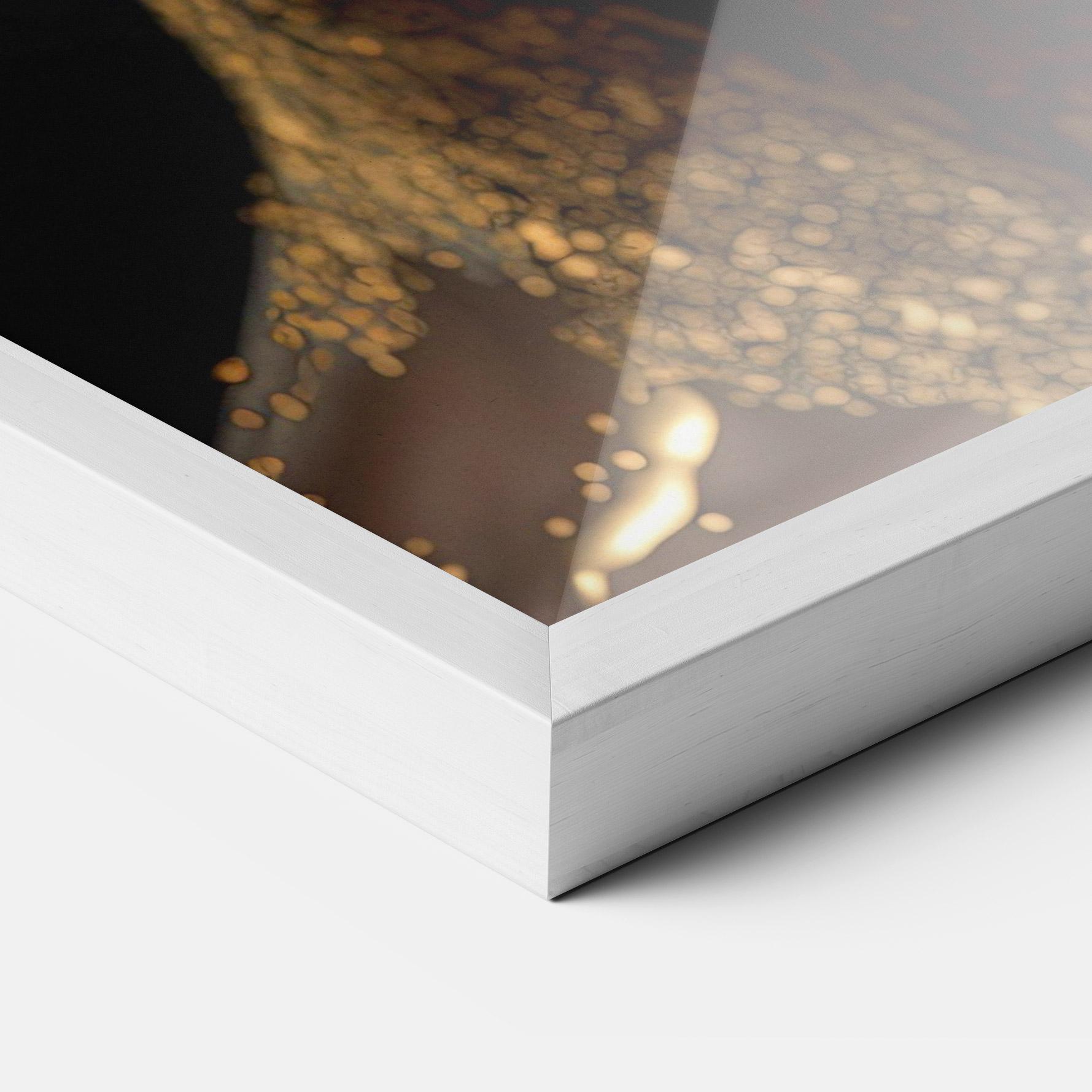 Poster Înrămat Dripping Gold Woman mockup 3