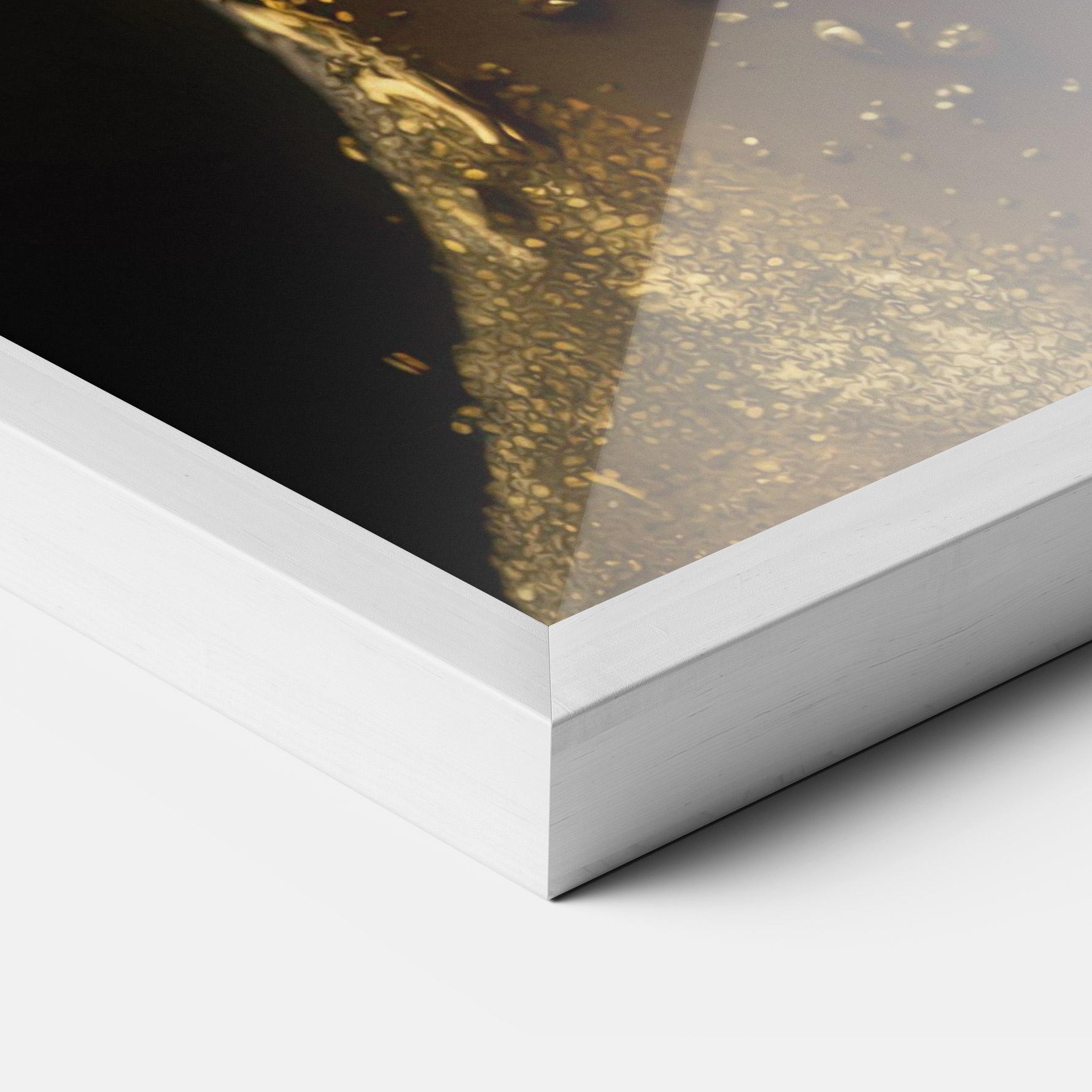 Poster Înrămat Gold Sparkling Woman mockup 3