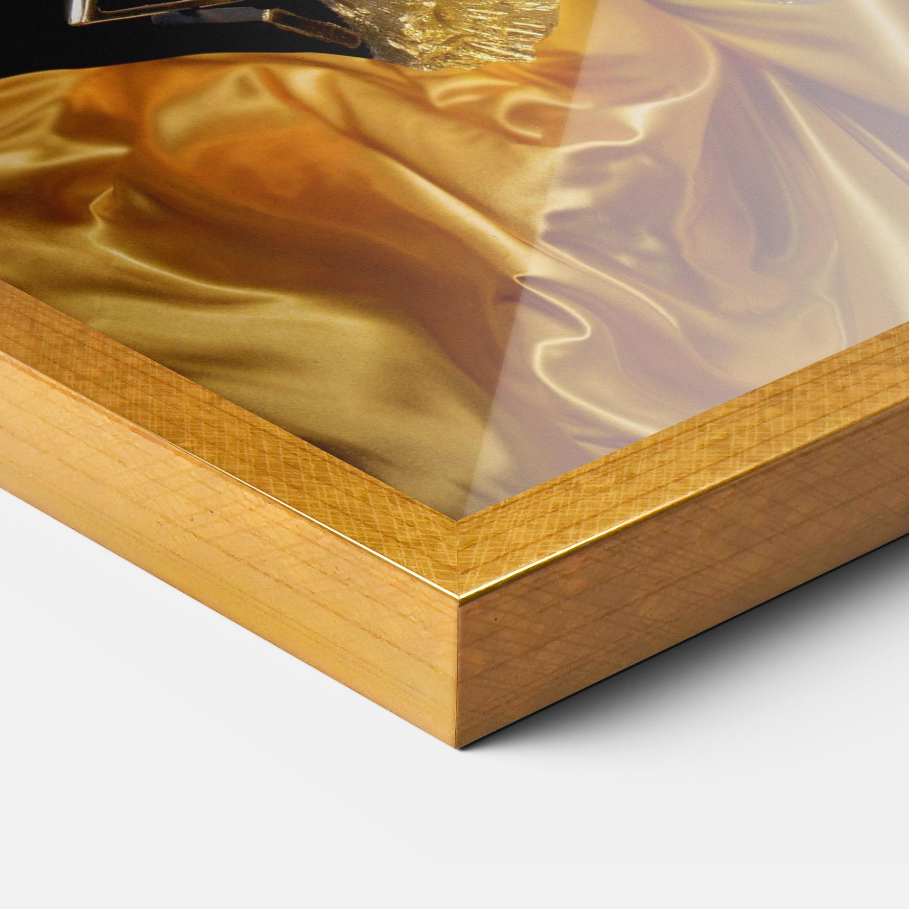 Poster Înrămat Glamorous Gold Outfit mockup 3