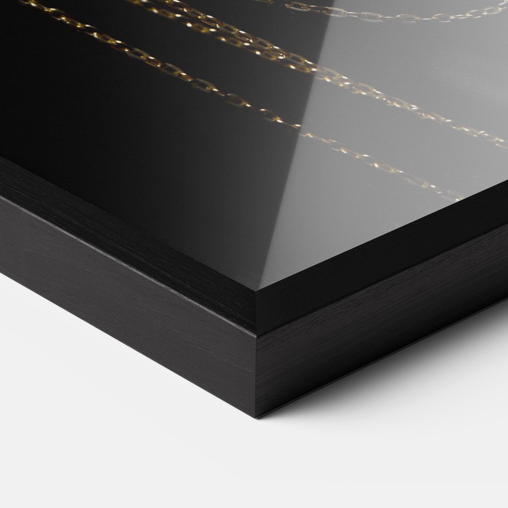 Poster Înrămat Chain Gold Eyelids mockup 3