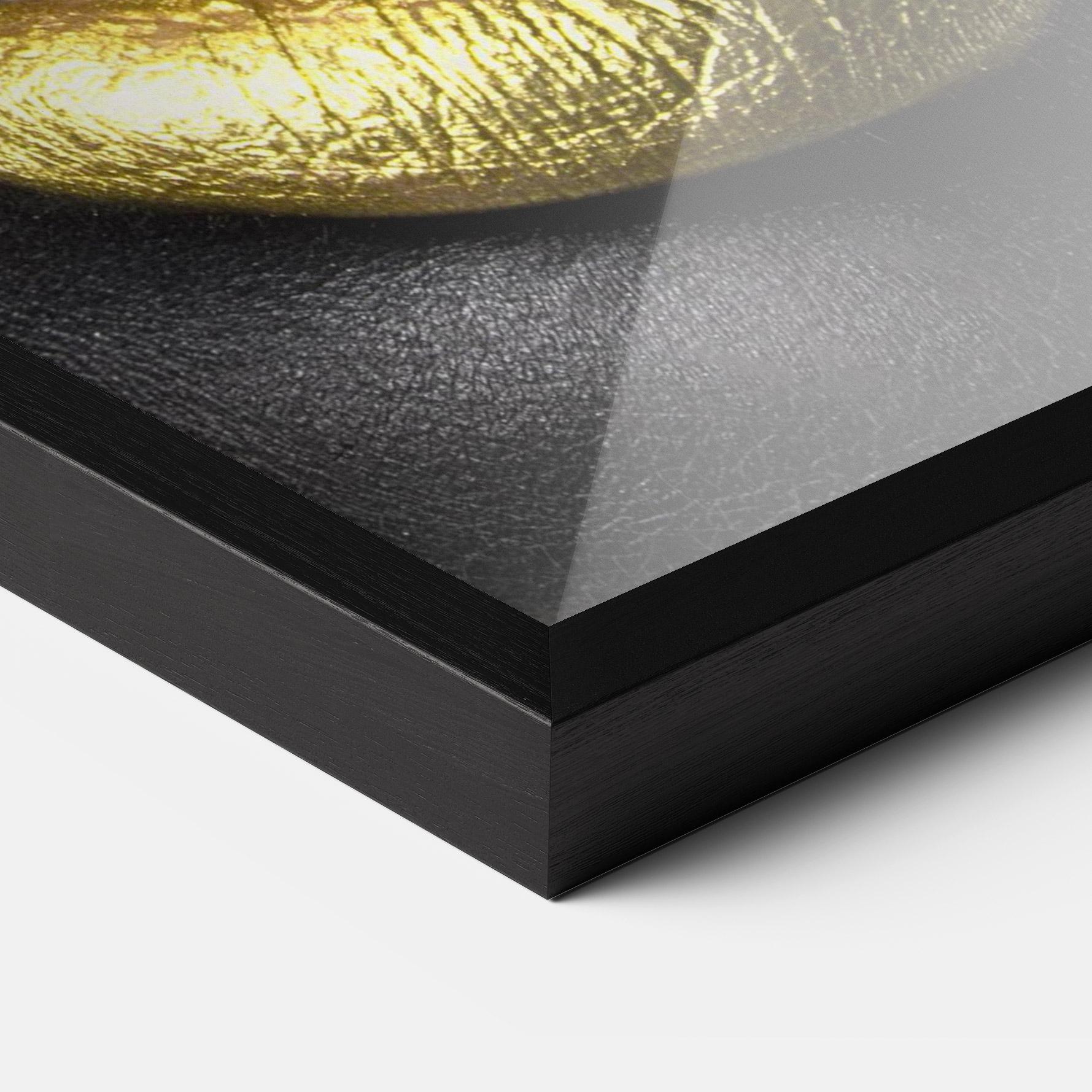 Poster Înrămat Gold Red Lips mockup 3