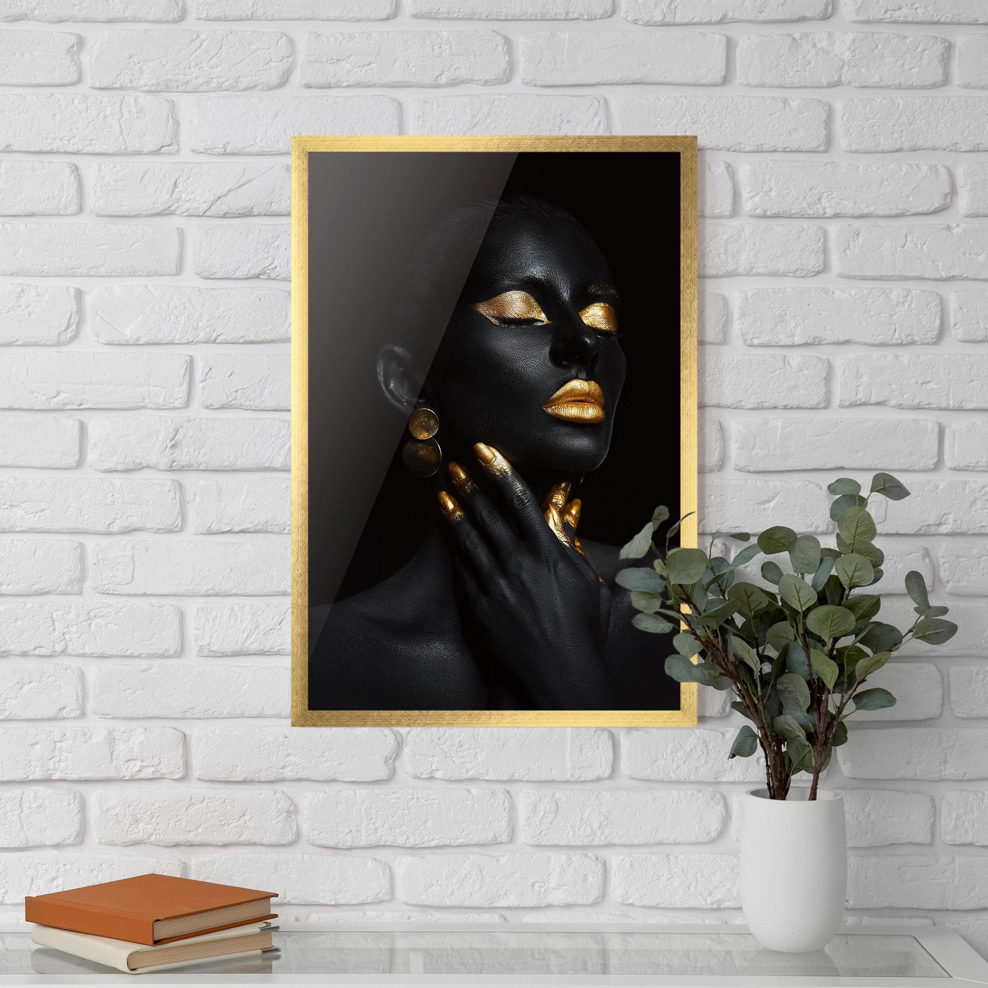 Poster Înrămat Eyelids Gold Makeup mockup 5