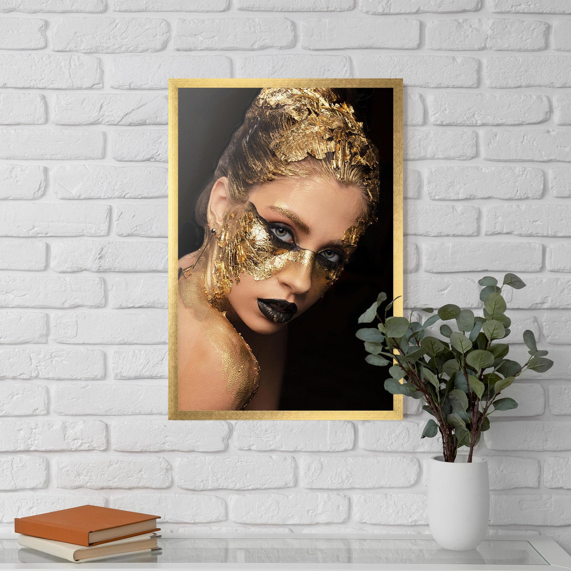 Poster Înrămat Golden Foil Face mockup 5
