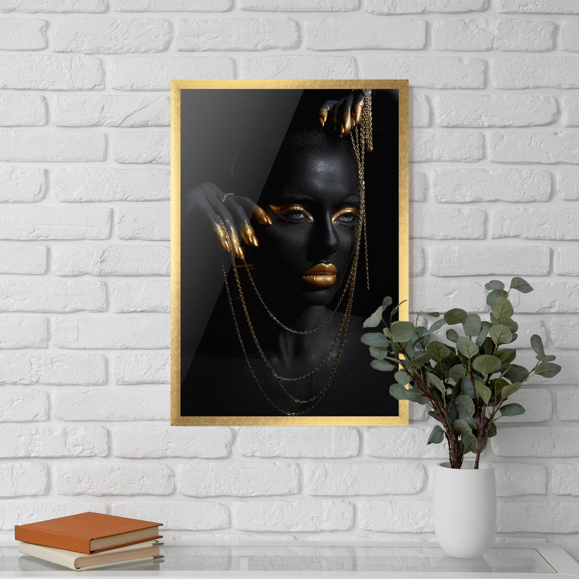 Poster Înrămat Grey Chain Eyes mockup 5