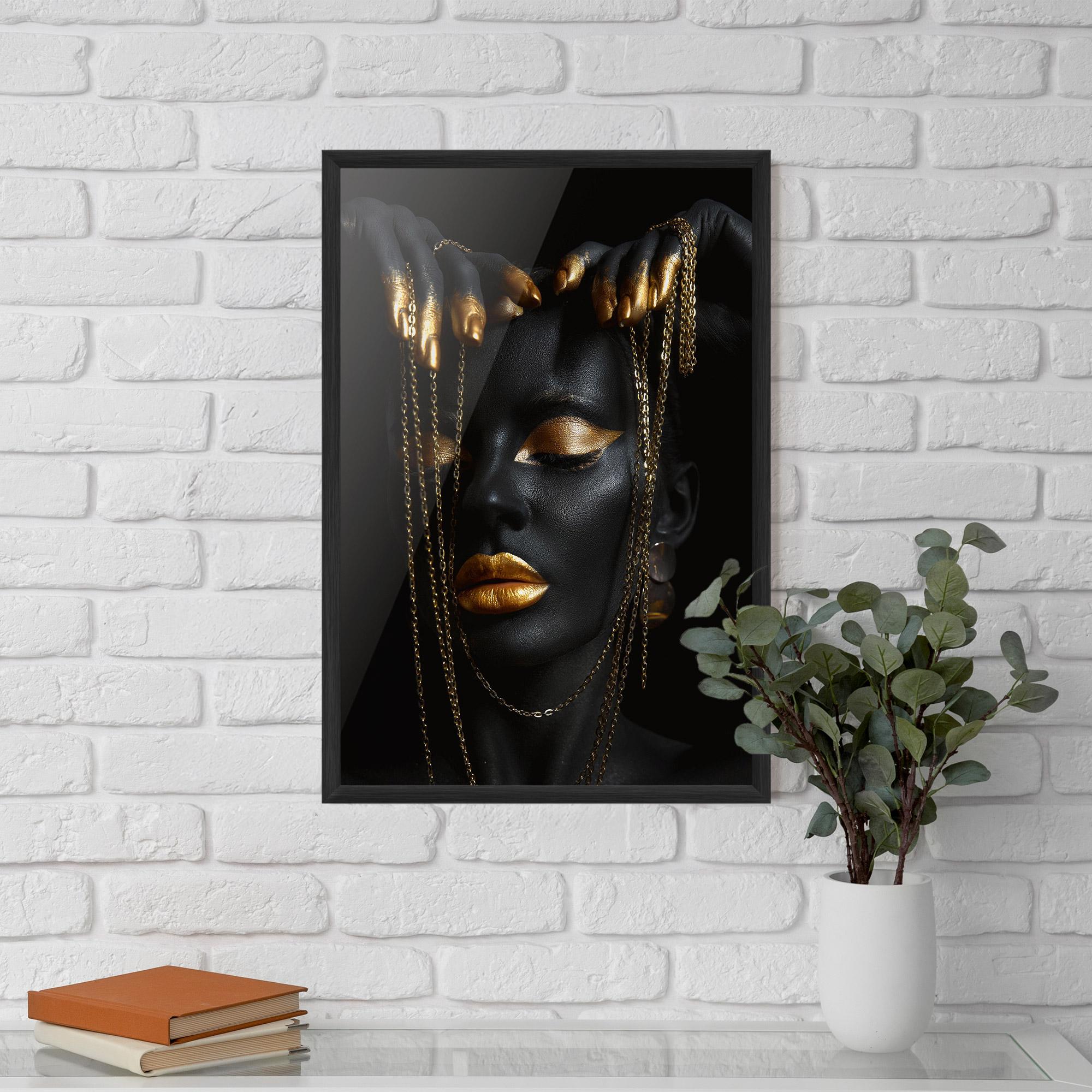 Poster Înrămat Chain Gold Eyelids mockup 5
