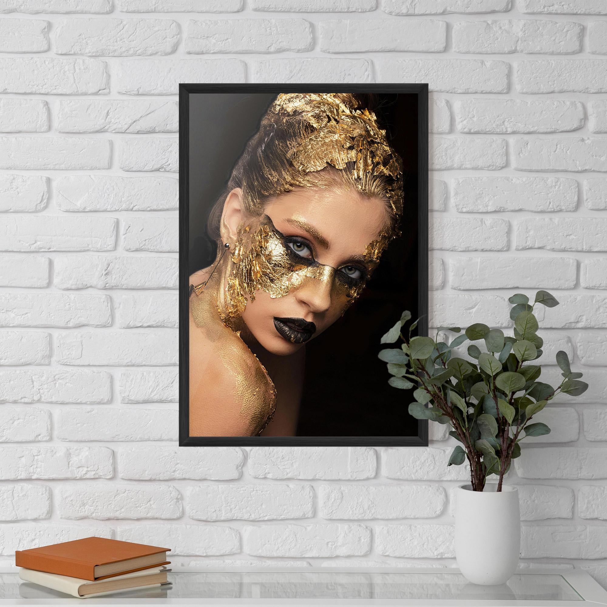 Poster Înrămat Golden Foil Face mockup 5
