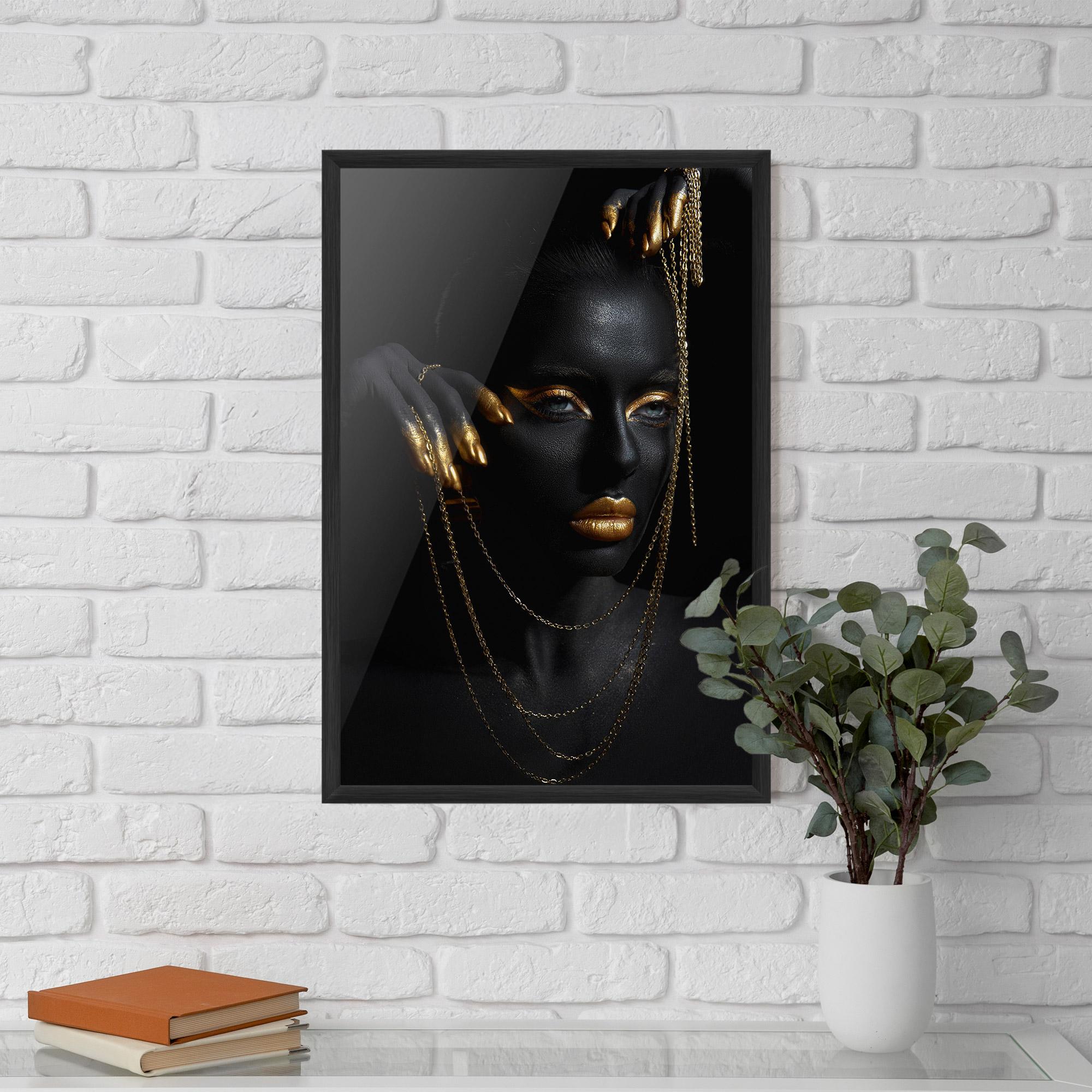 Poster Înrămat Grey Chain Eyes mockup 5