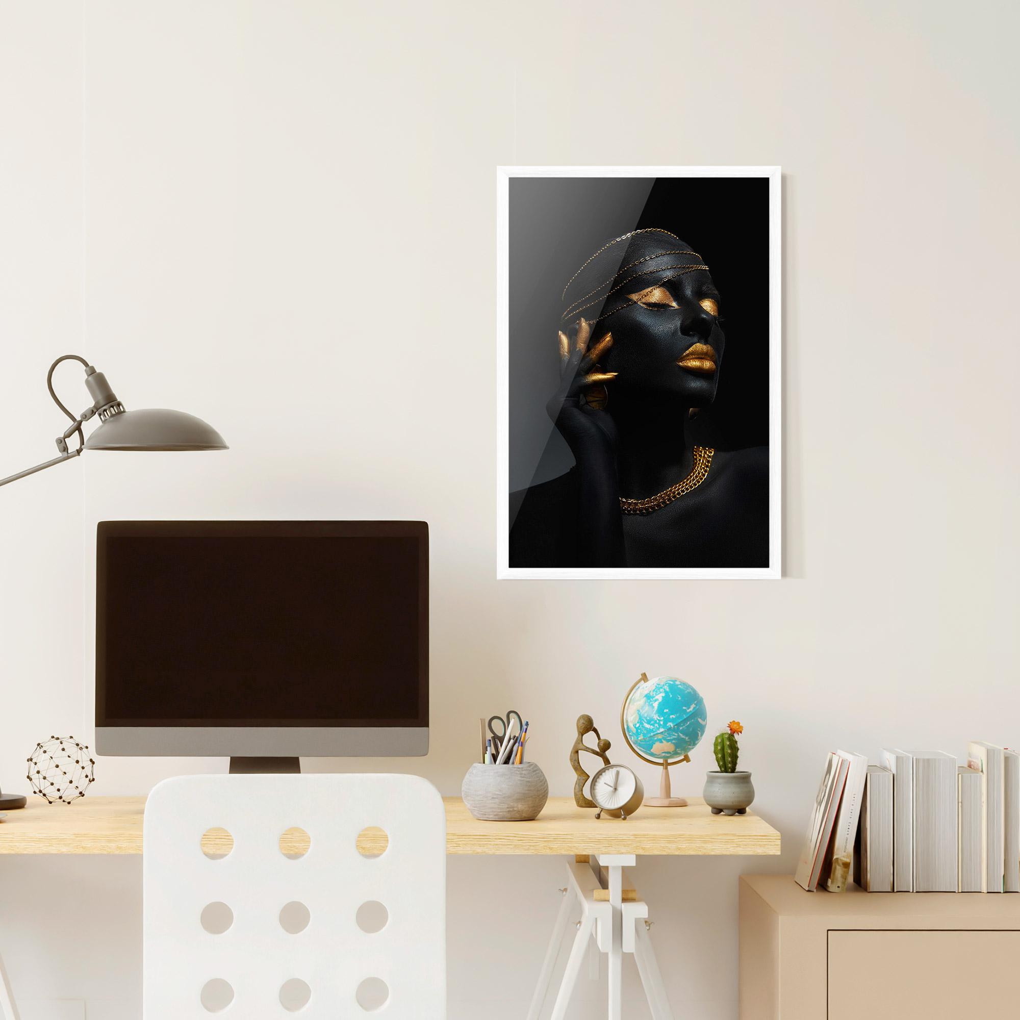 Poster Înrămat Gold Makeup Eyelids mockup 6
