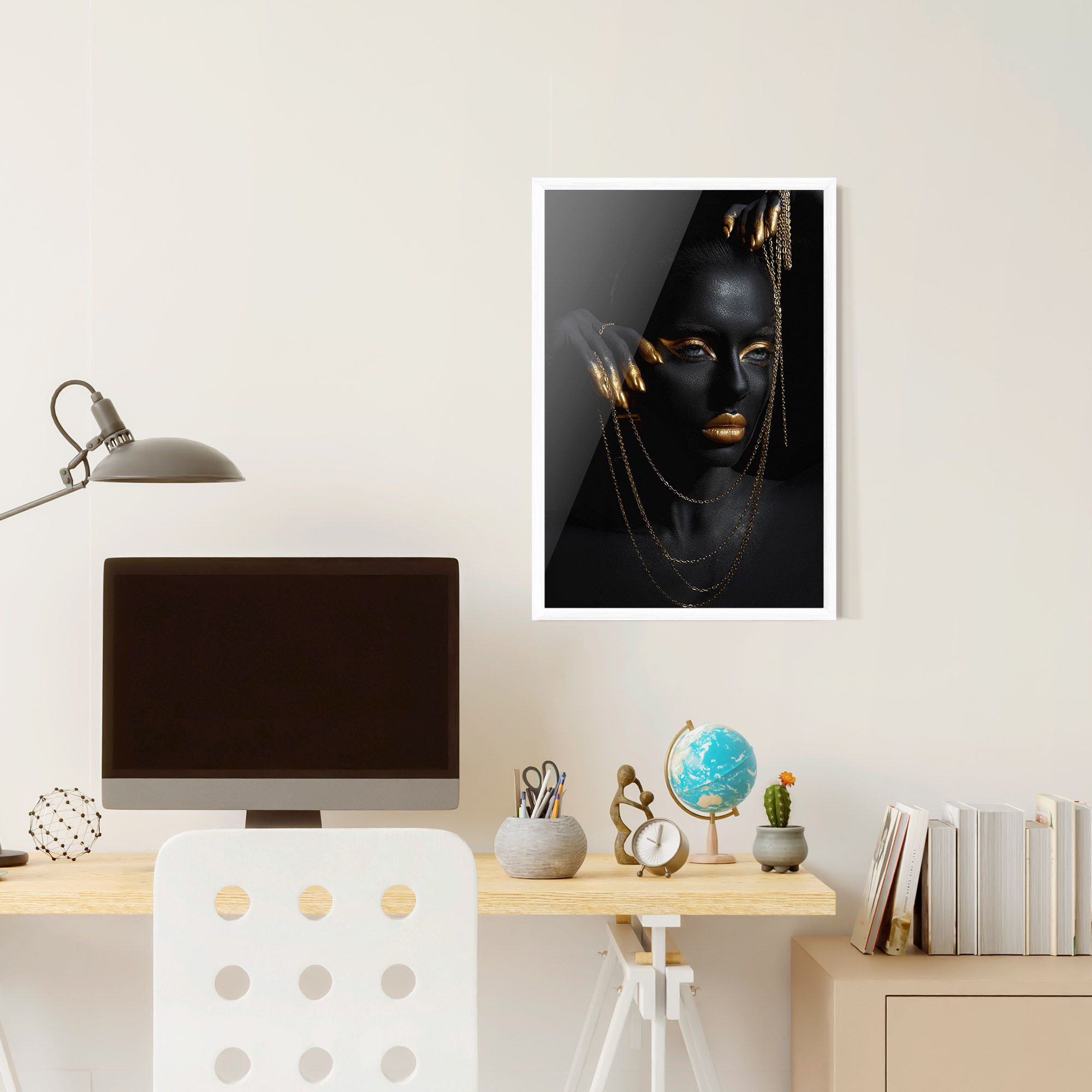 Grey Chain Eyes mockup 6