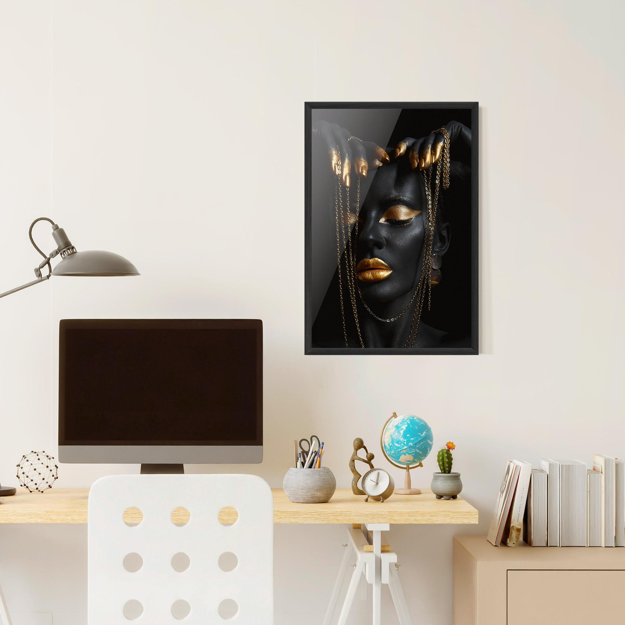 Poster Înrămat Chain Gold Eyelids mockup 6