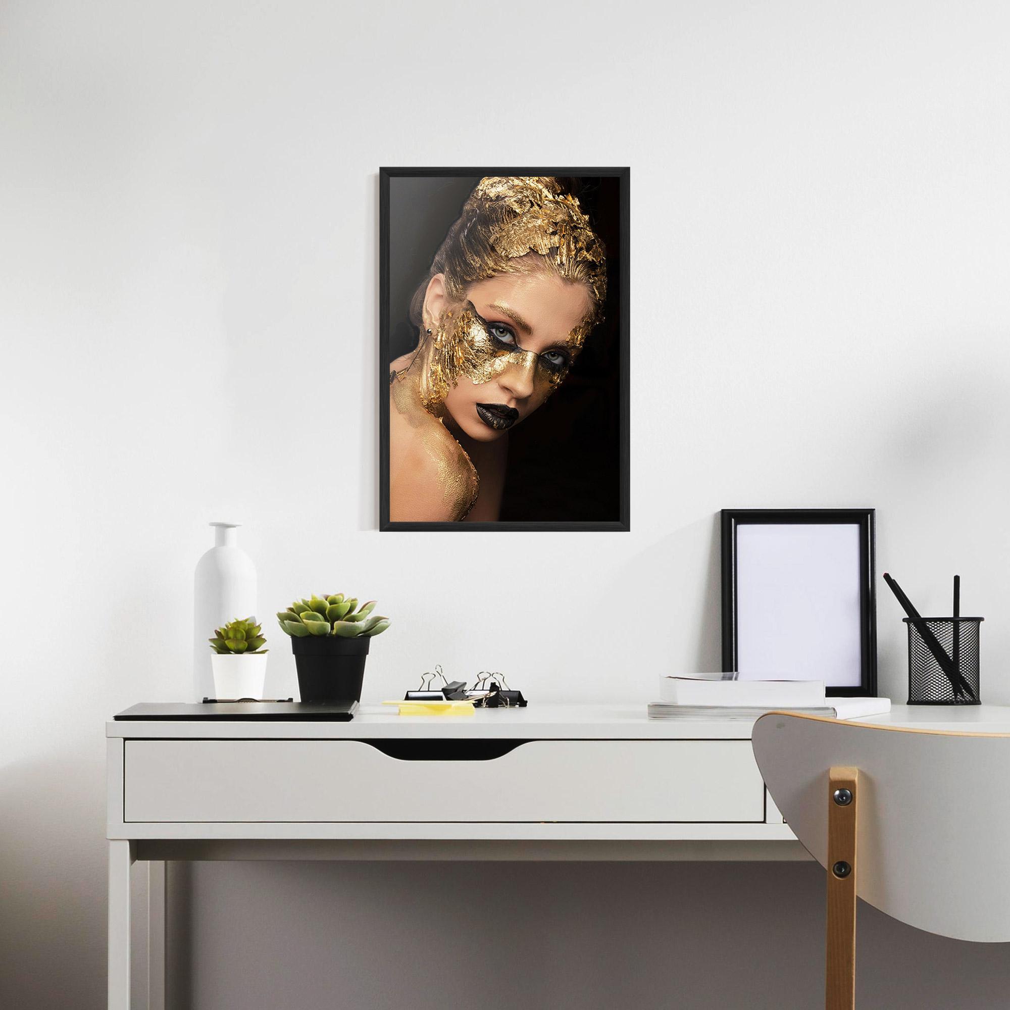 Poster Înrămat Golden Foil Face mockup 7