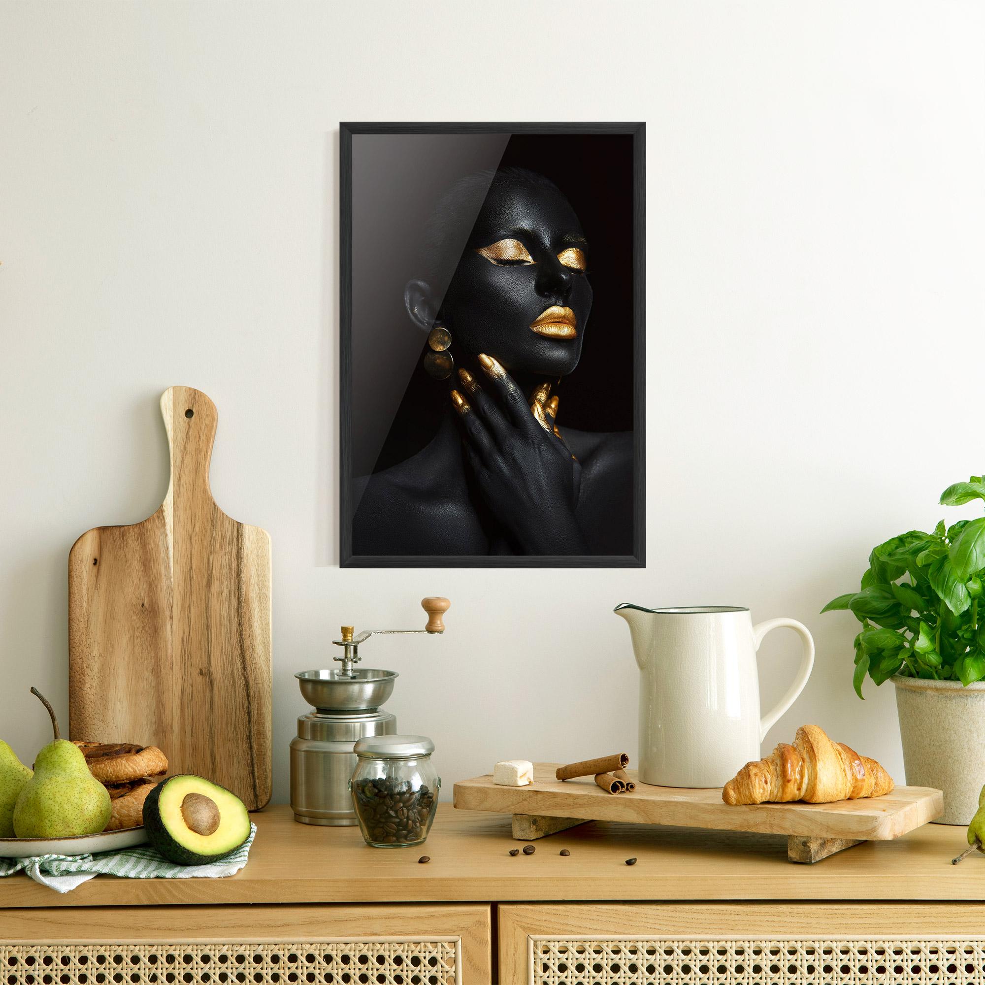 Poster Înrămat Eyelids Gold Makeup mockup 8