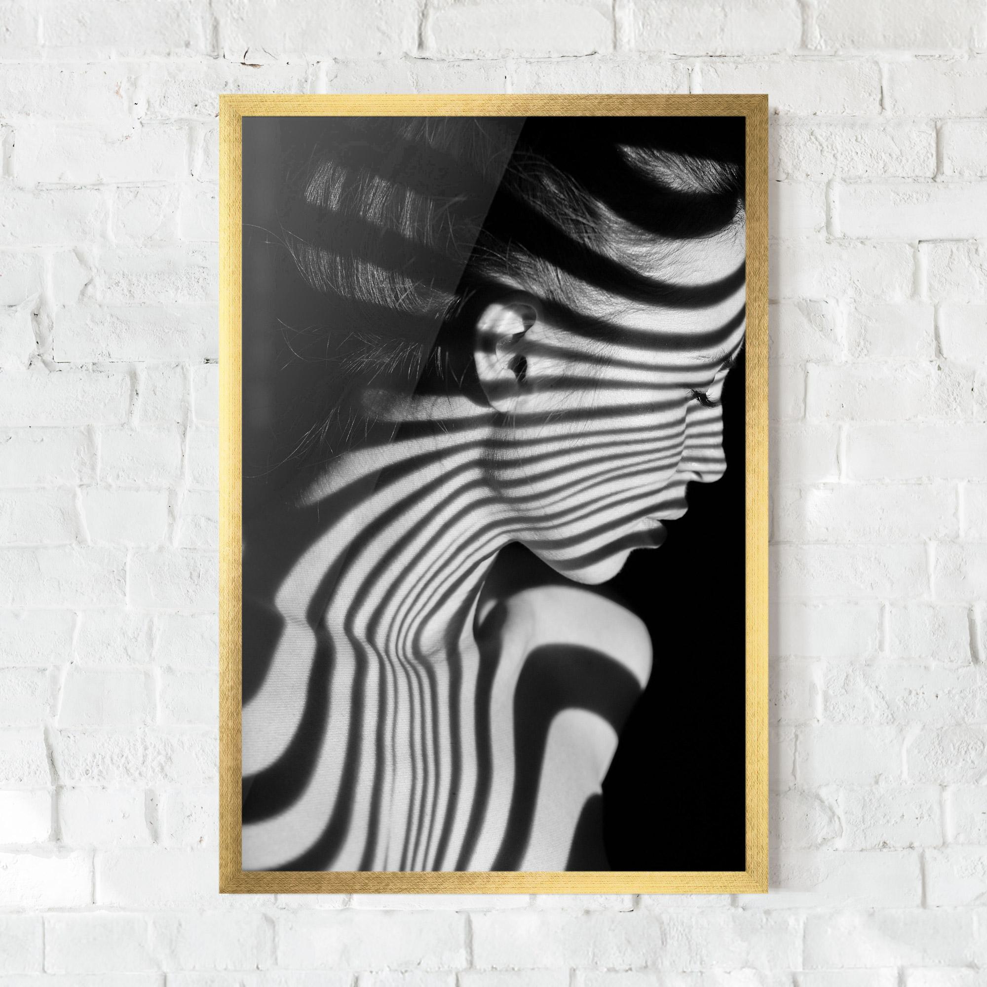 Poster Înrămat Zebra Stripes Woman mockup 0