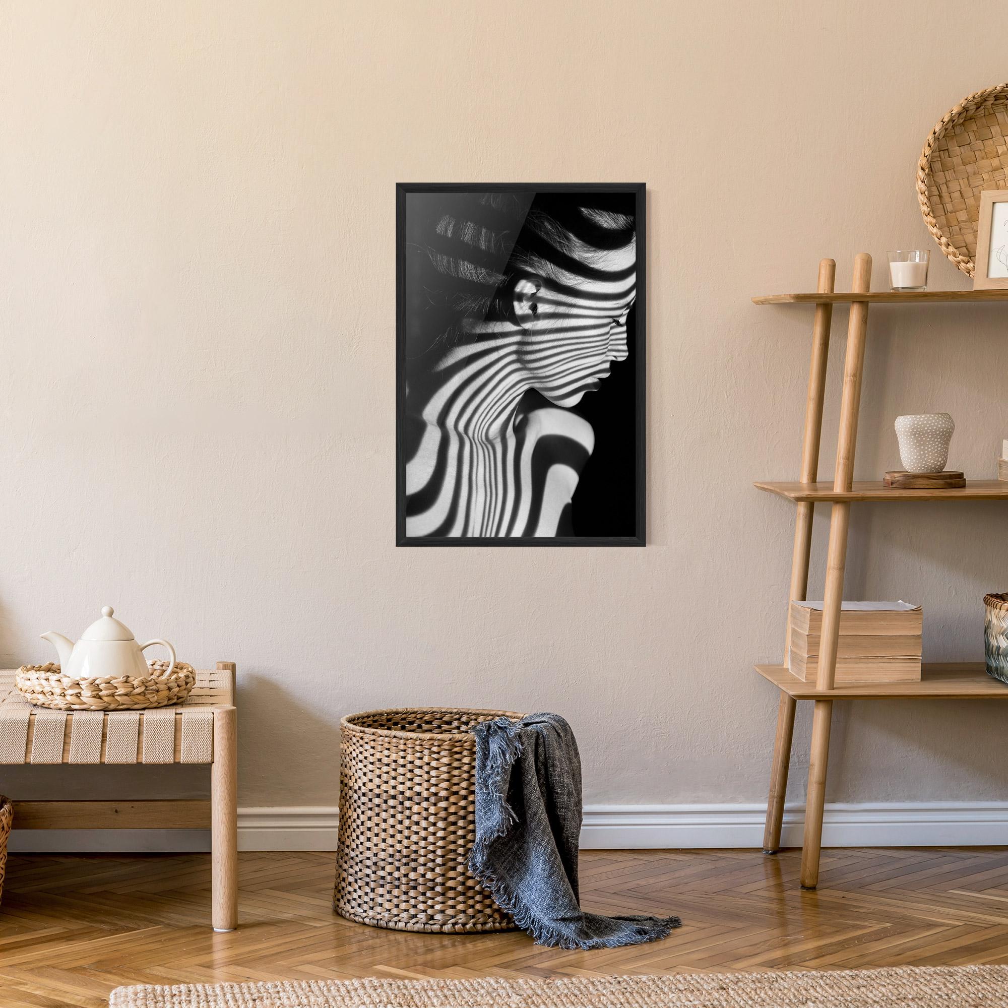 Poster Înrămat Zebra Stripes Woman mockup 9