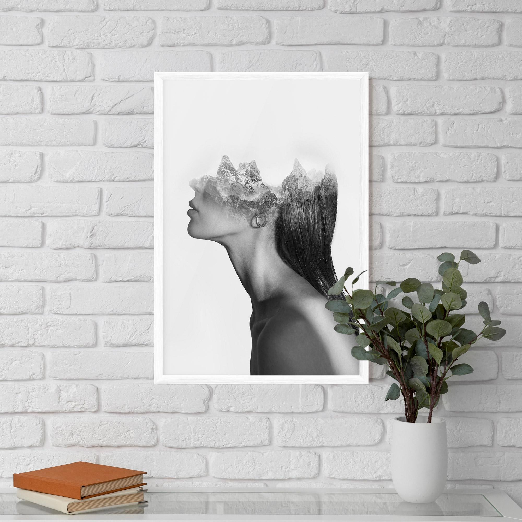 Poster Înrămat Woman Mountains View mockup 5