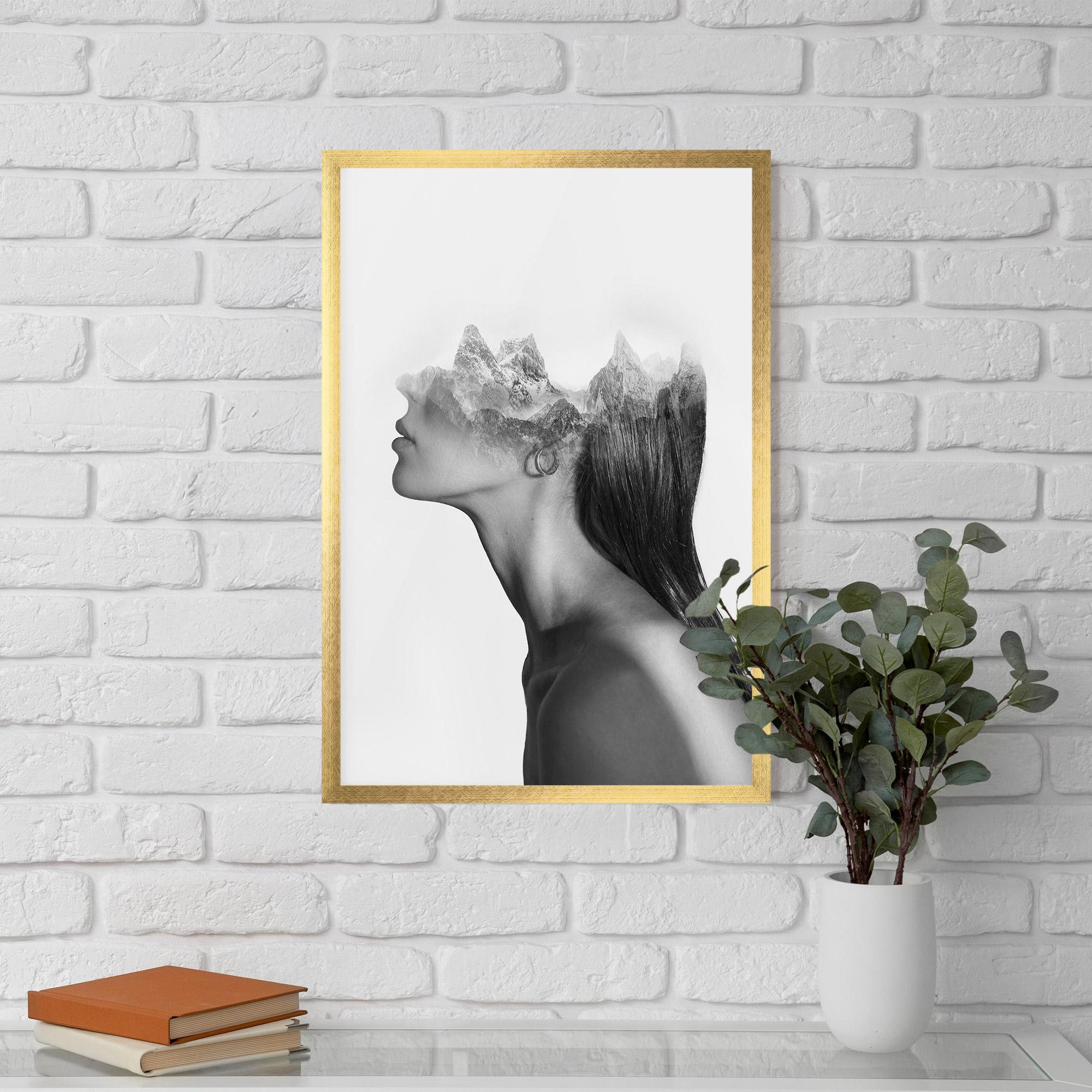 Poster Înrămat Woman Mountains View mockup 5