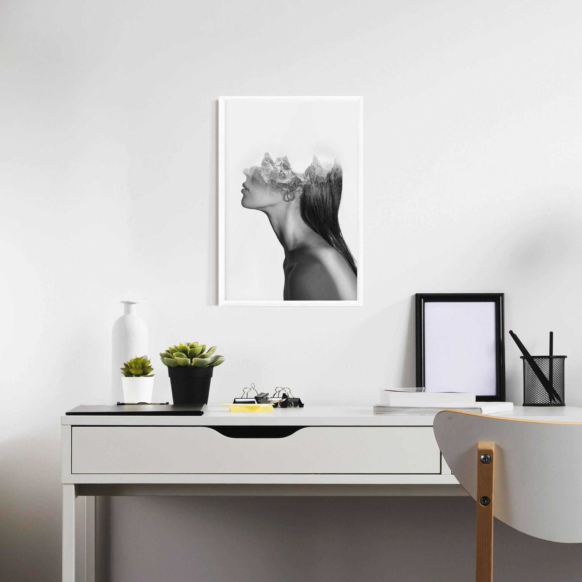 Poster Înrămat Woman Mountains View mockup 7