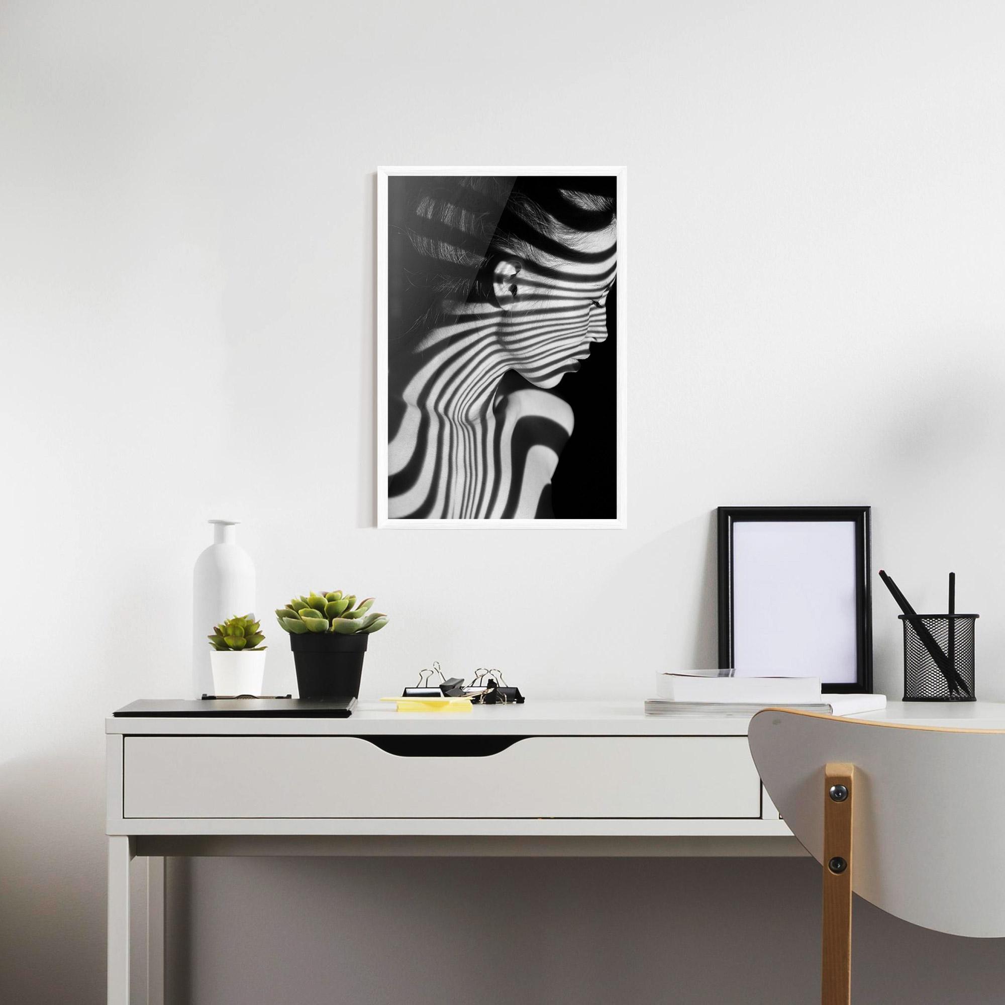 Poster Înrămat Zebra Stripes Woman mockup 7