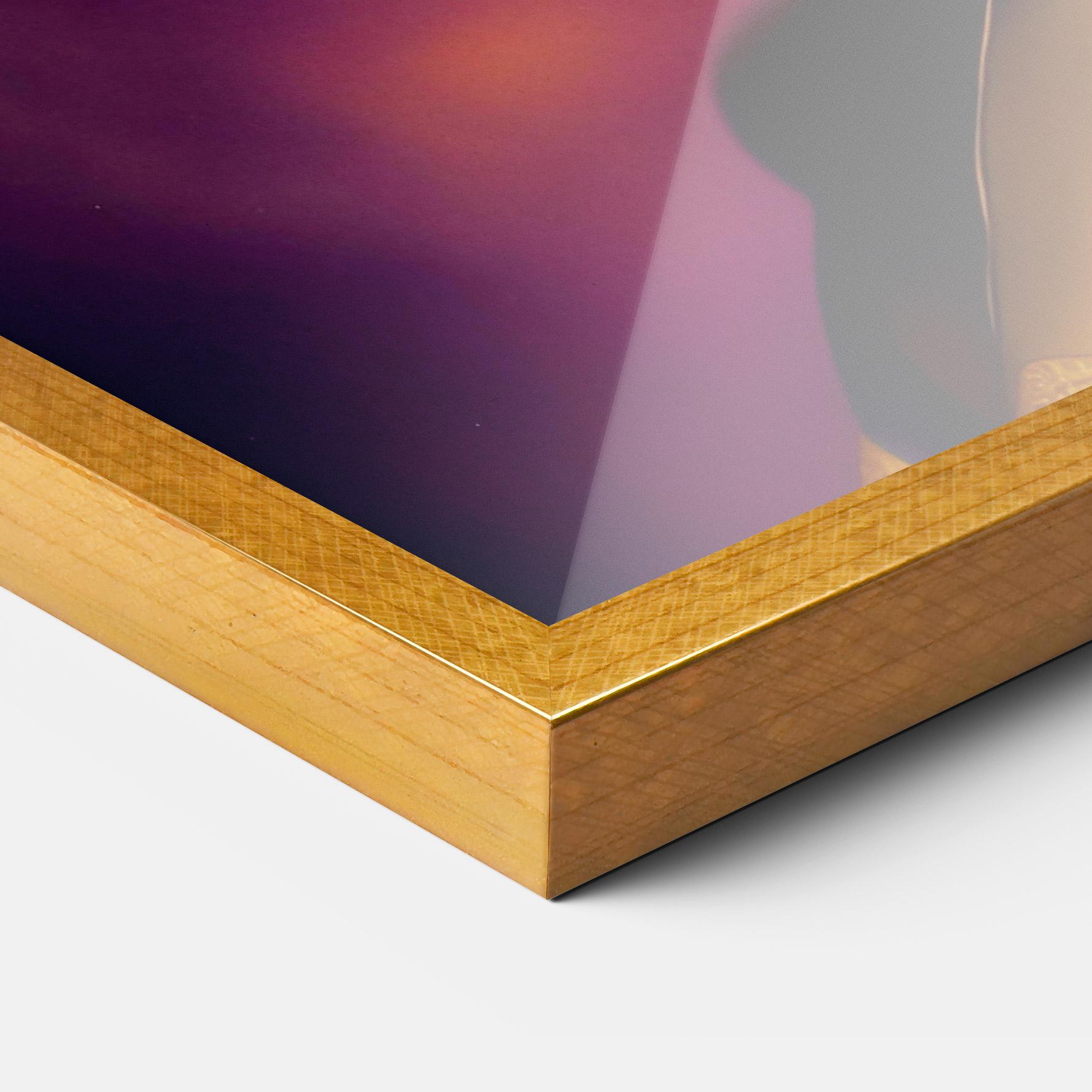 Poster Înrămat Golden Crown Woman mockup 3