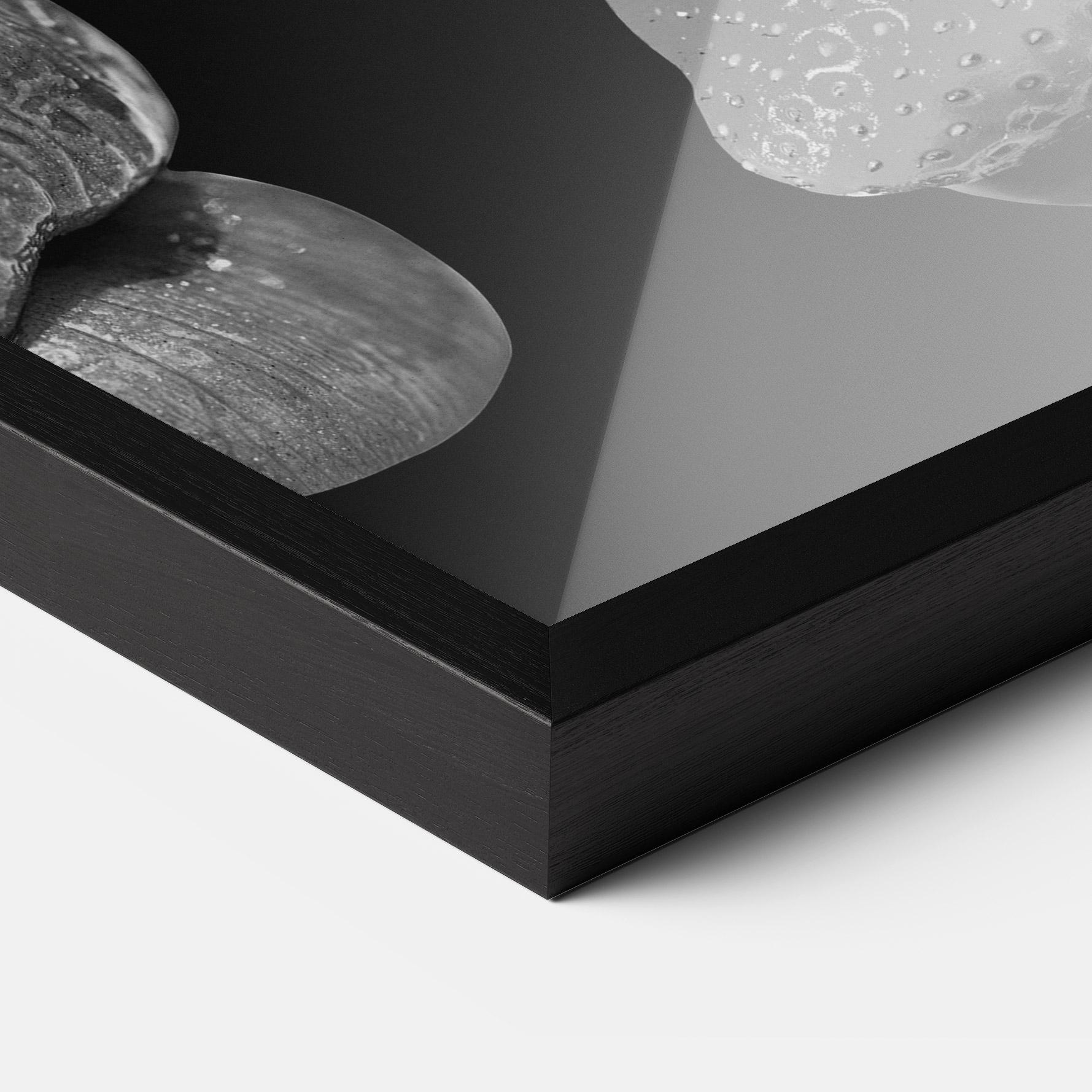 Poster Înrămat Grey Lips Collage mockup 3