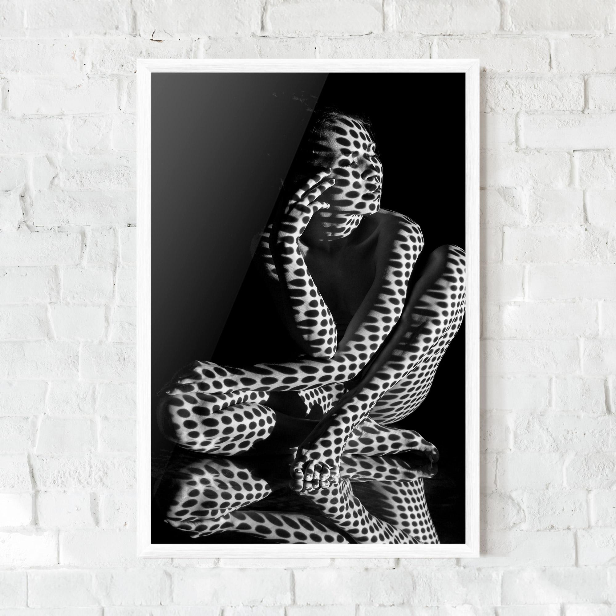 Poster Înrămat Black White Pattern Woman mockup 0