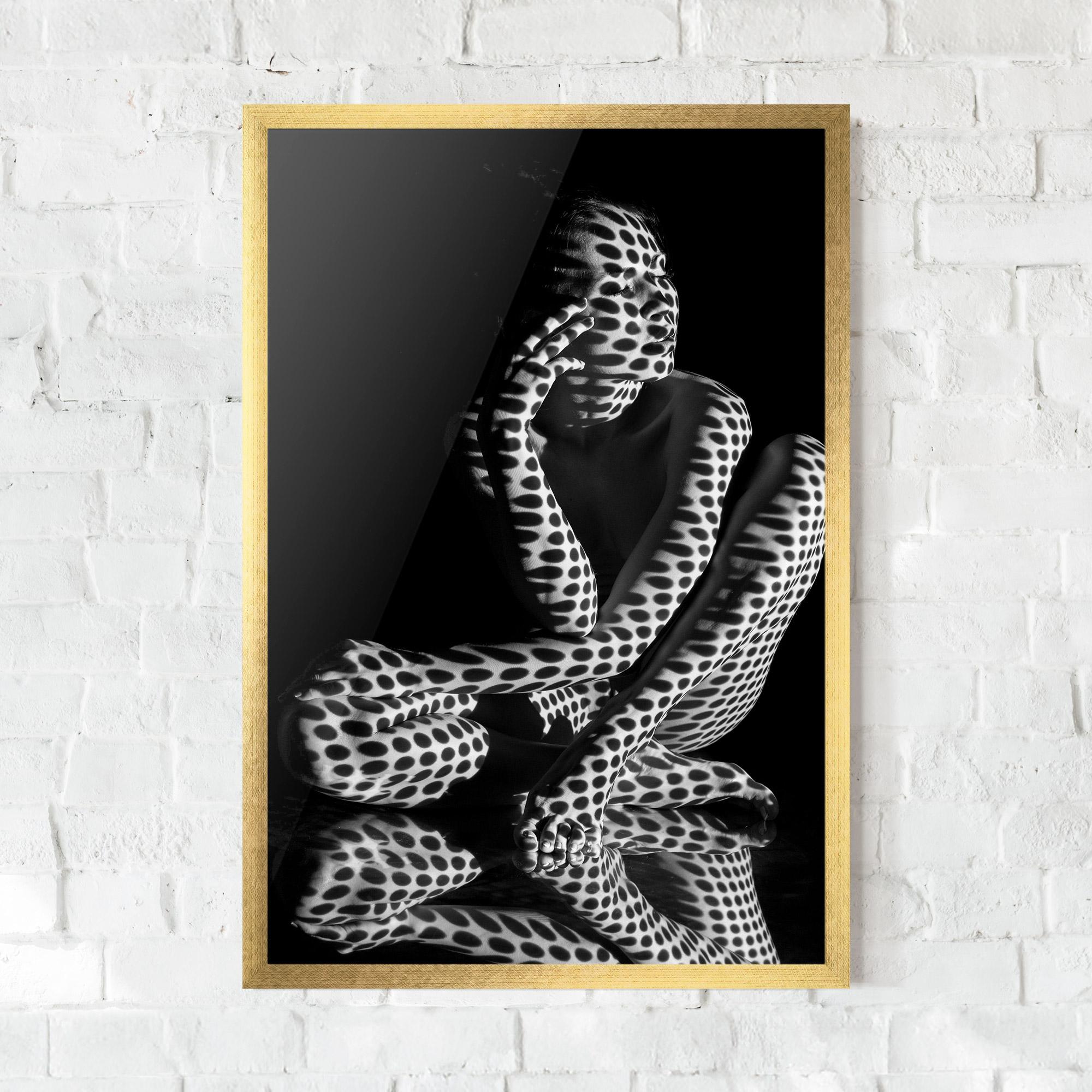 Poster Înrămat Black White Pattern Woman mockup 0