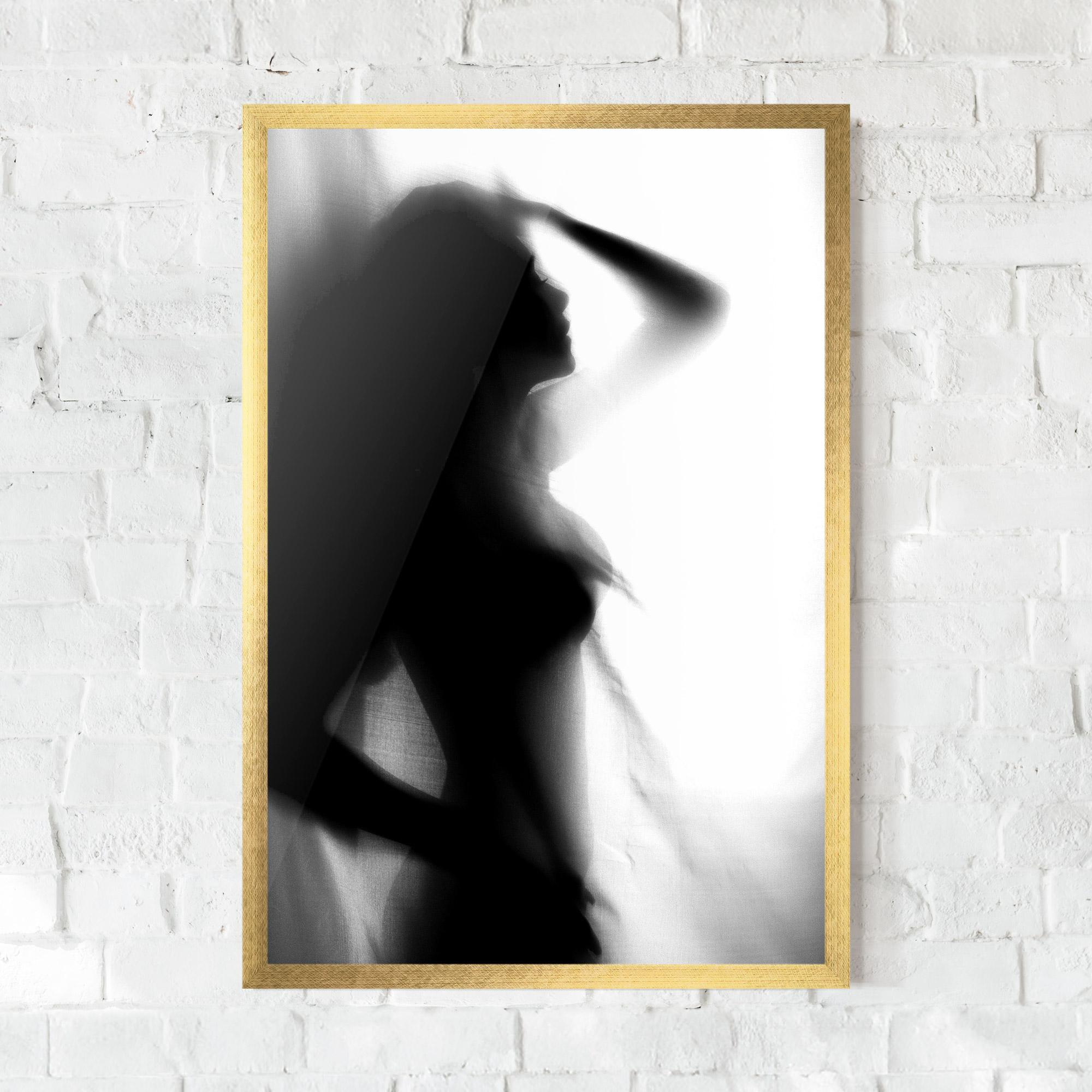 Poster Înrămat Blurred Girl mockup 0