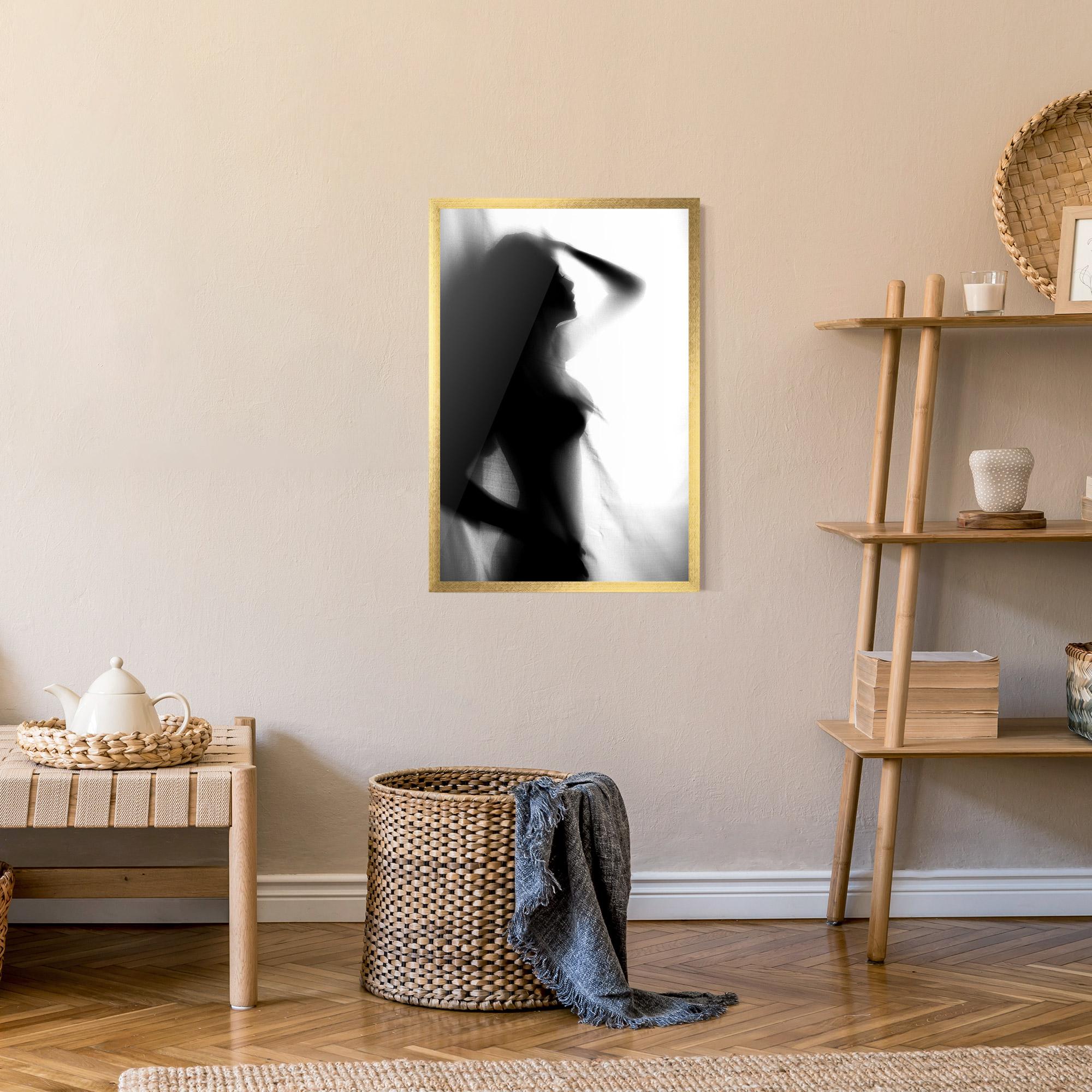 Poster Înrămat Blurred Girl mockup 9