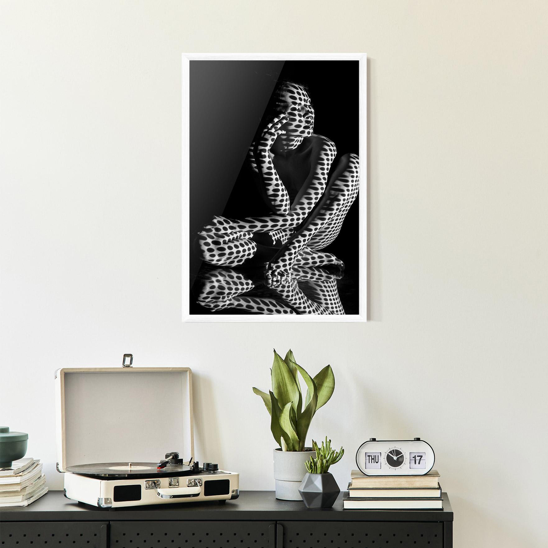 Poster Înrămat Black White Pattern Woman mockup 2