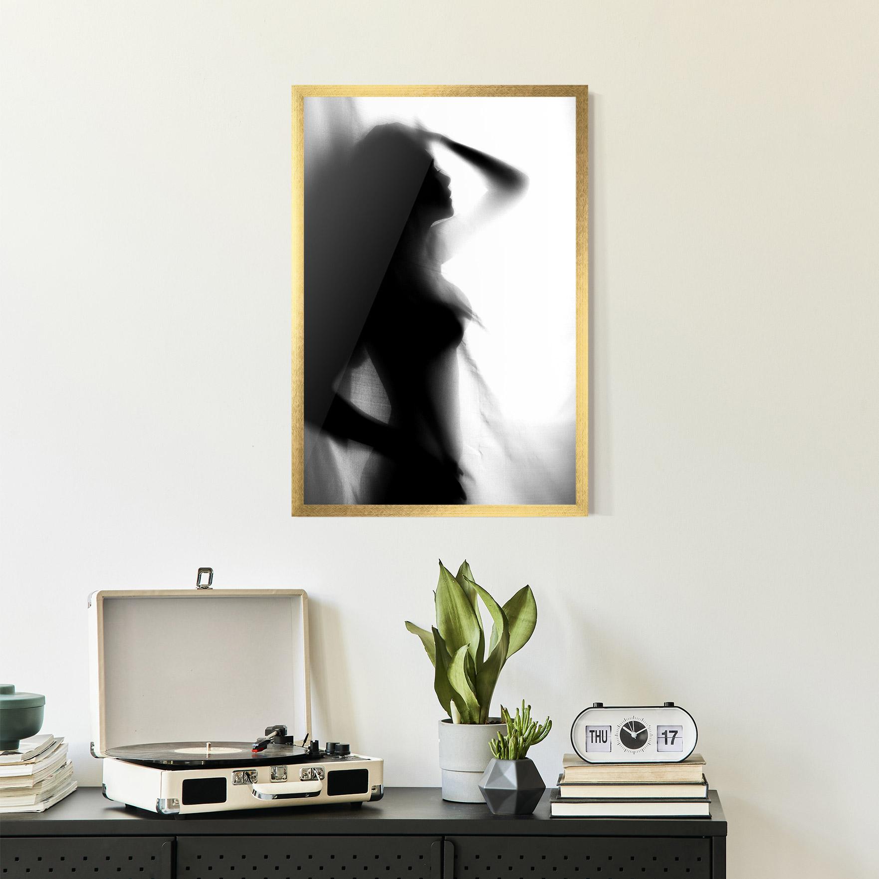 Poster Înrămat Blurred Girl mockup 2