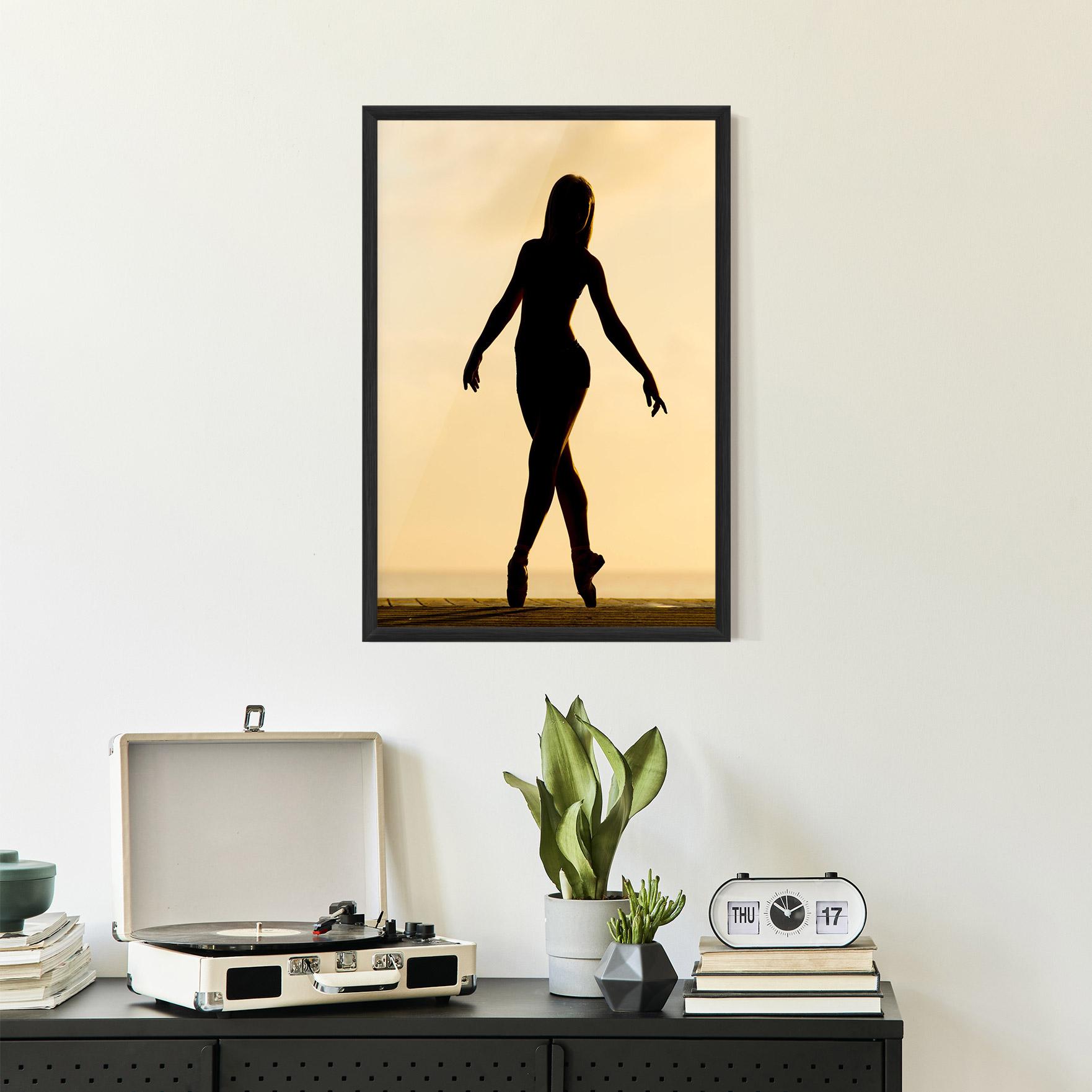 Poster Înrămat Ballet On Cream mockup 2