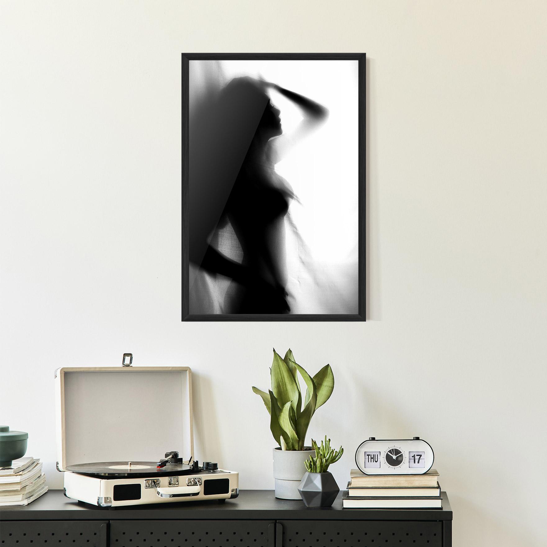Poster Înrămat Blurred Girl mockup 2