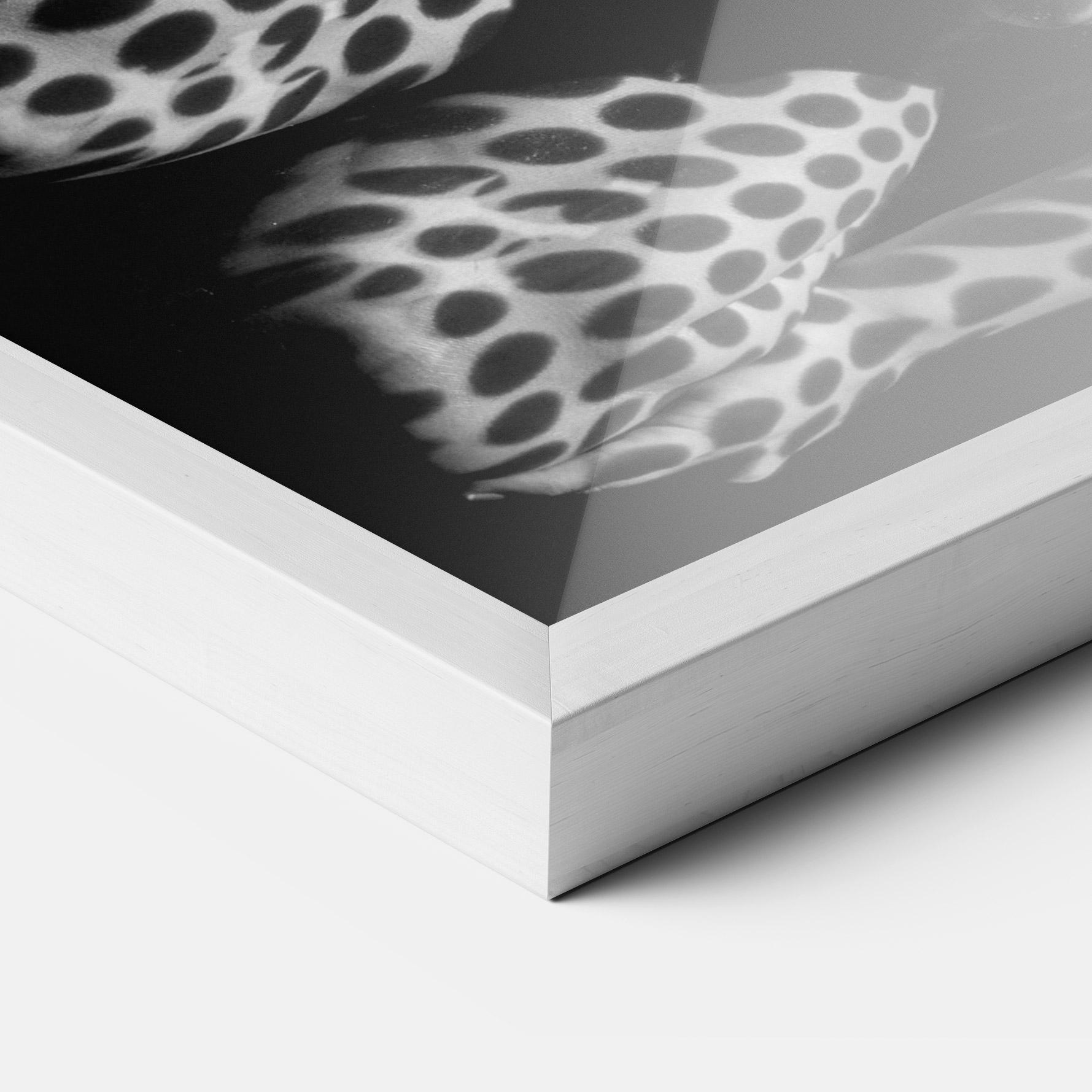 Poster Înrămat Black White Pattern Woman mockup 3