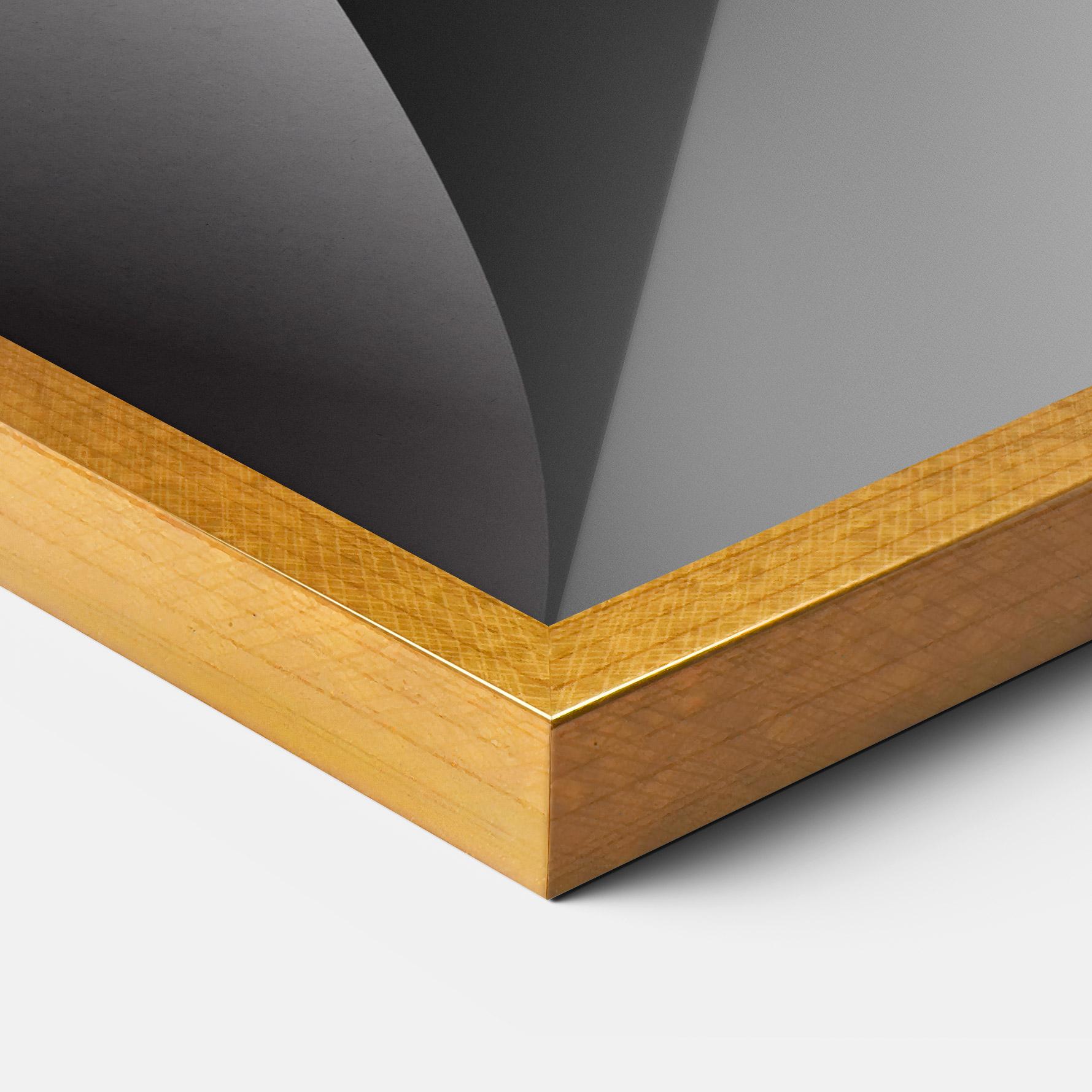 Poster Înrămat Big Hat Lady mockup 3