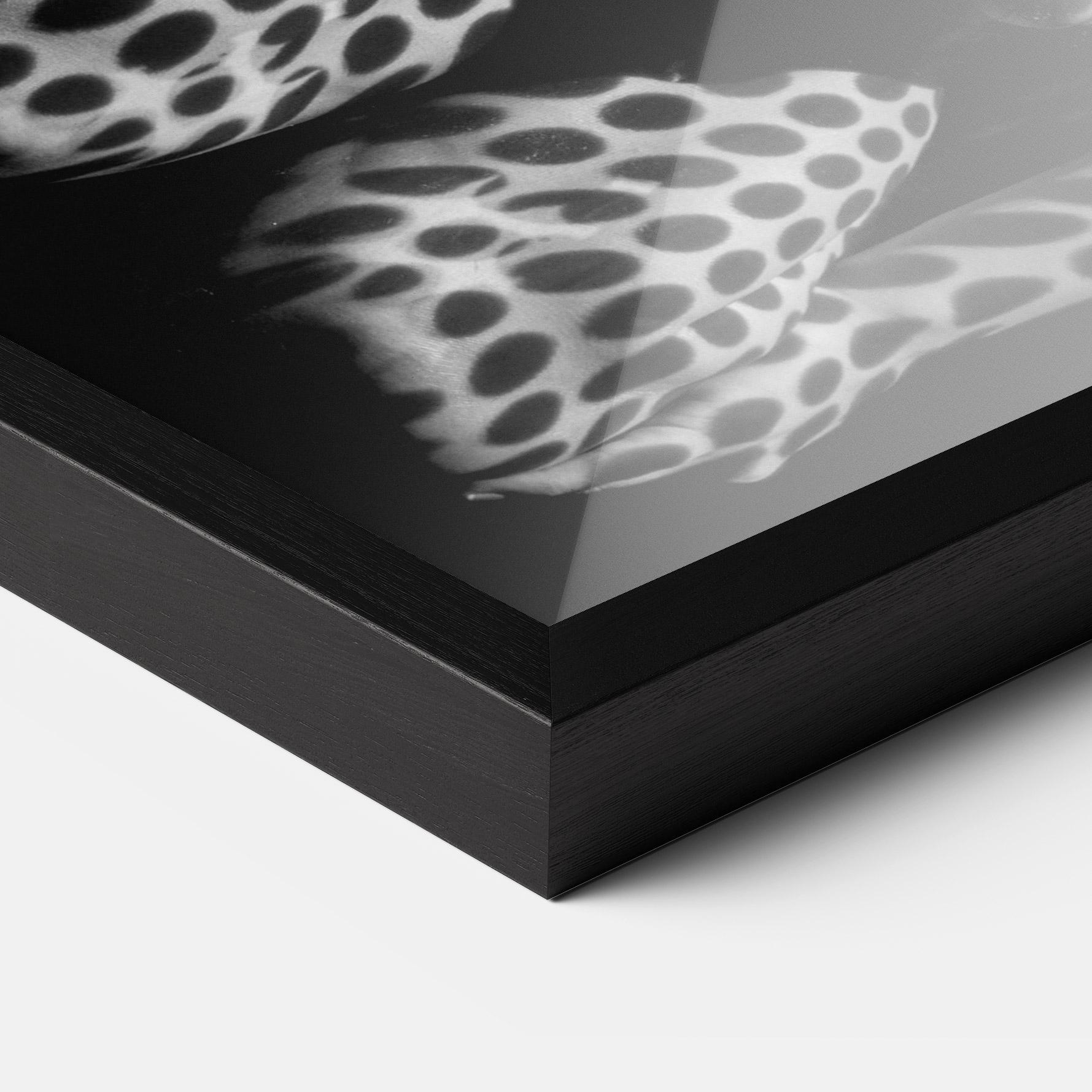 Poster Înrămat Black White Pattern Woman mockup 3