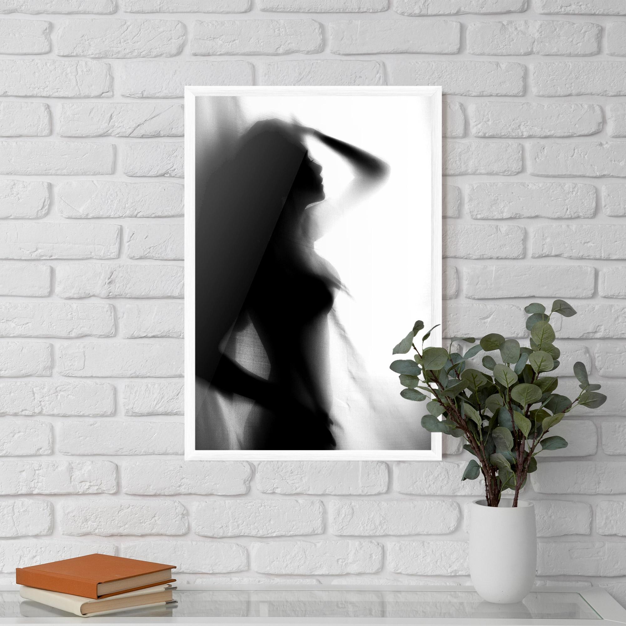 Poster Înrămat Blurred Girl mockup 5