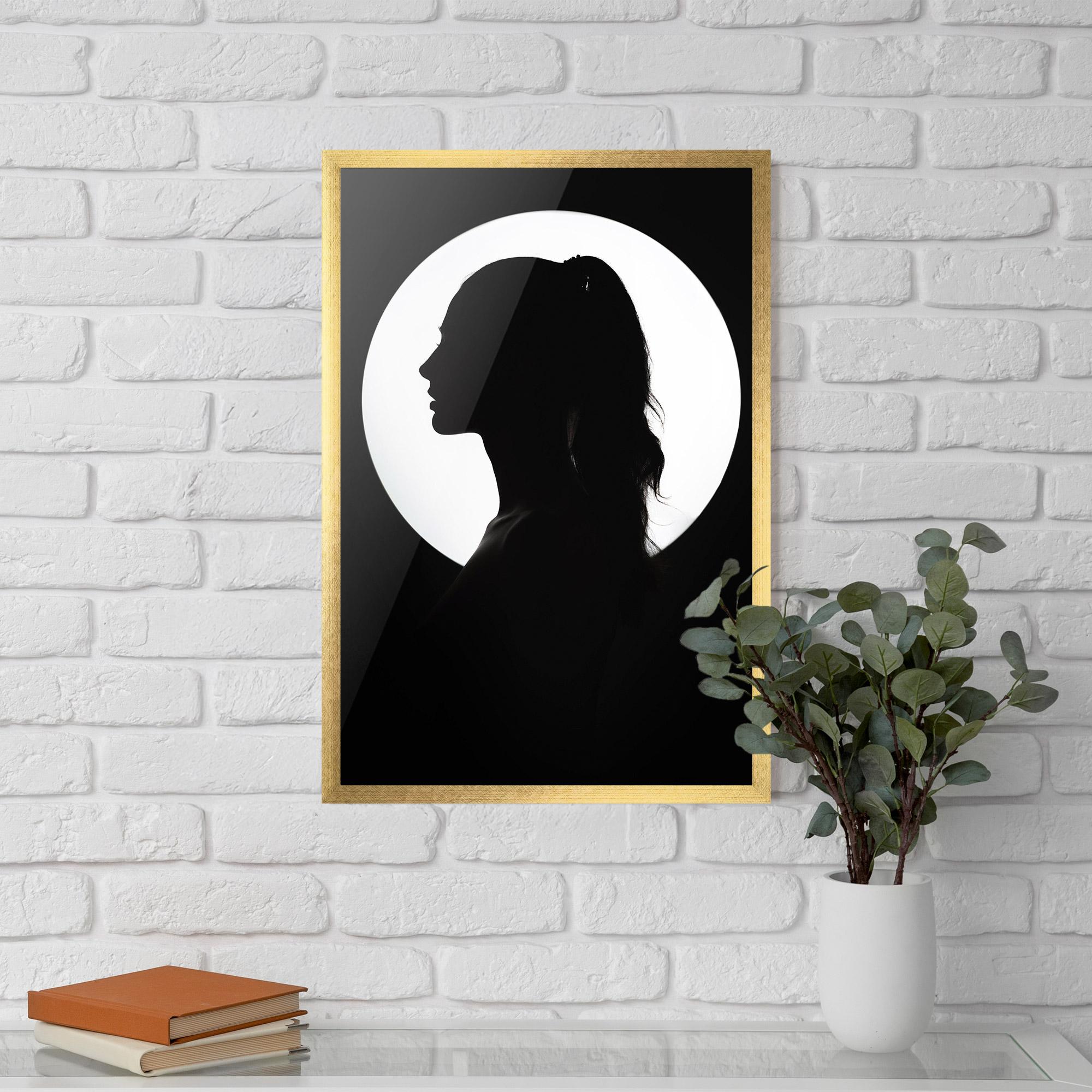 Poster Înrămat Full Moon Girl mockup 5