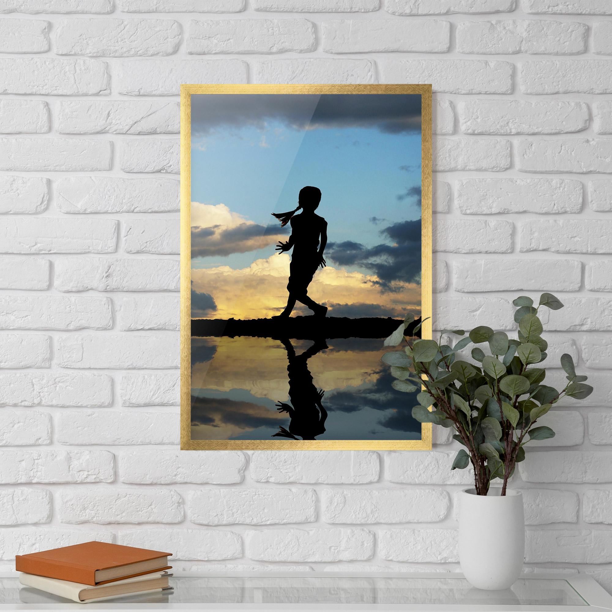Poster Înrămat Little Girl Jumping mockup 5