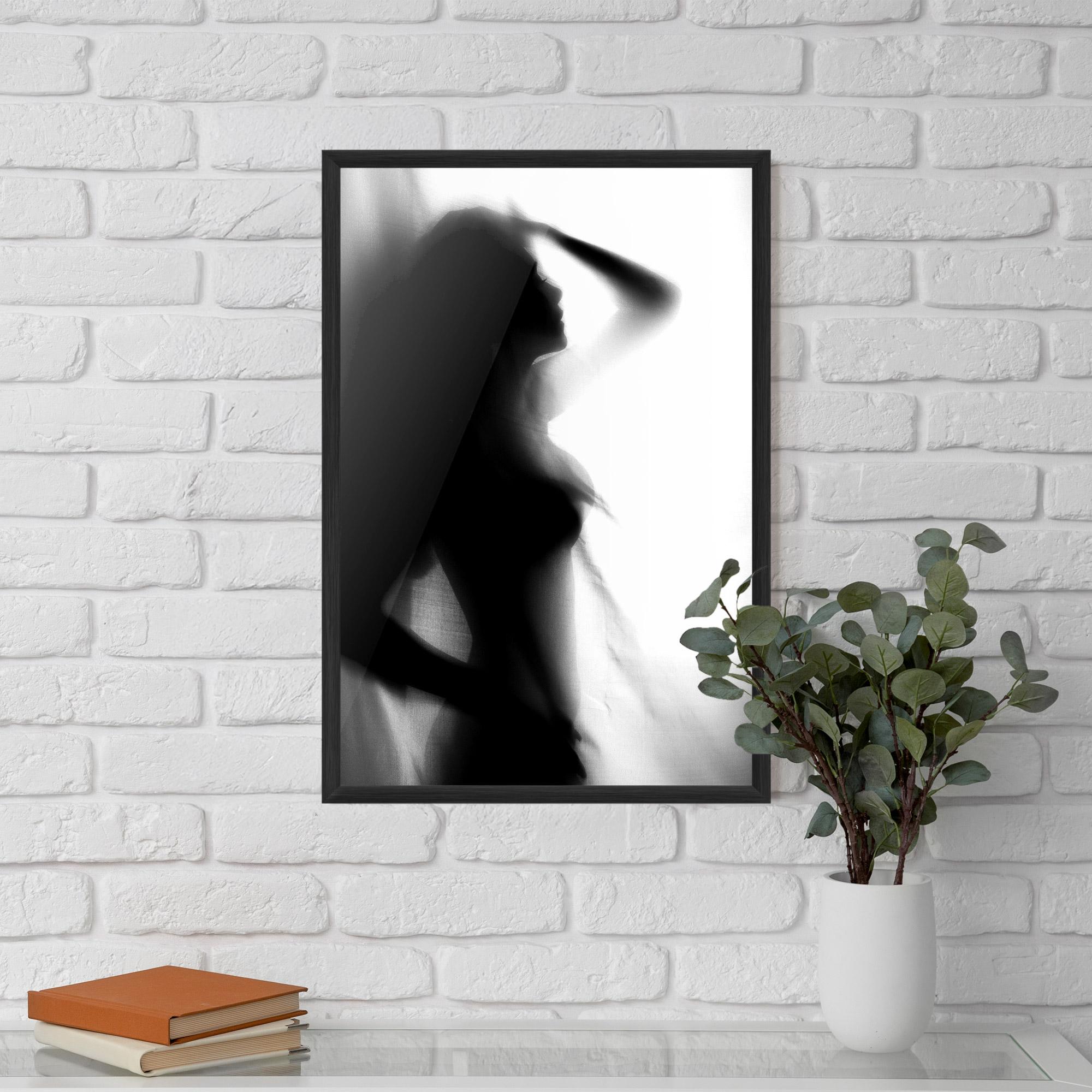 Poster Înrămat Blurred Girl mockup 5