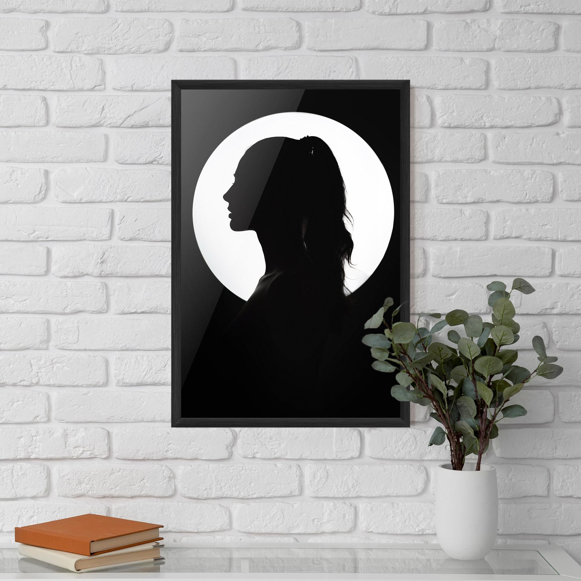 Poster Înrămat Full Moon Girl mockup 5