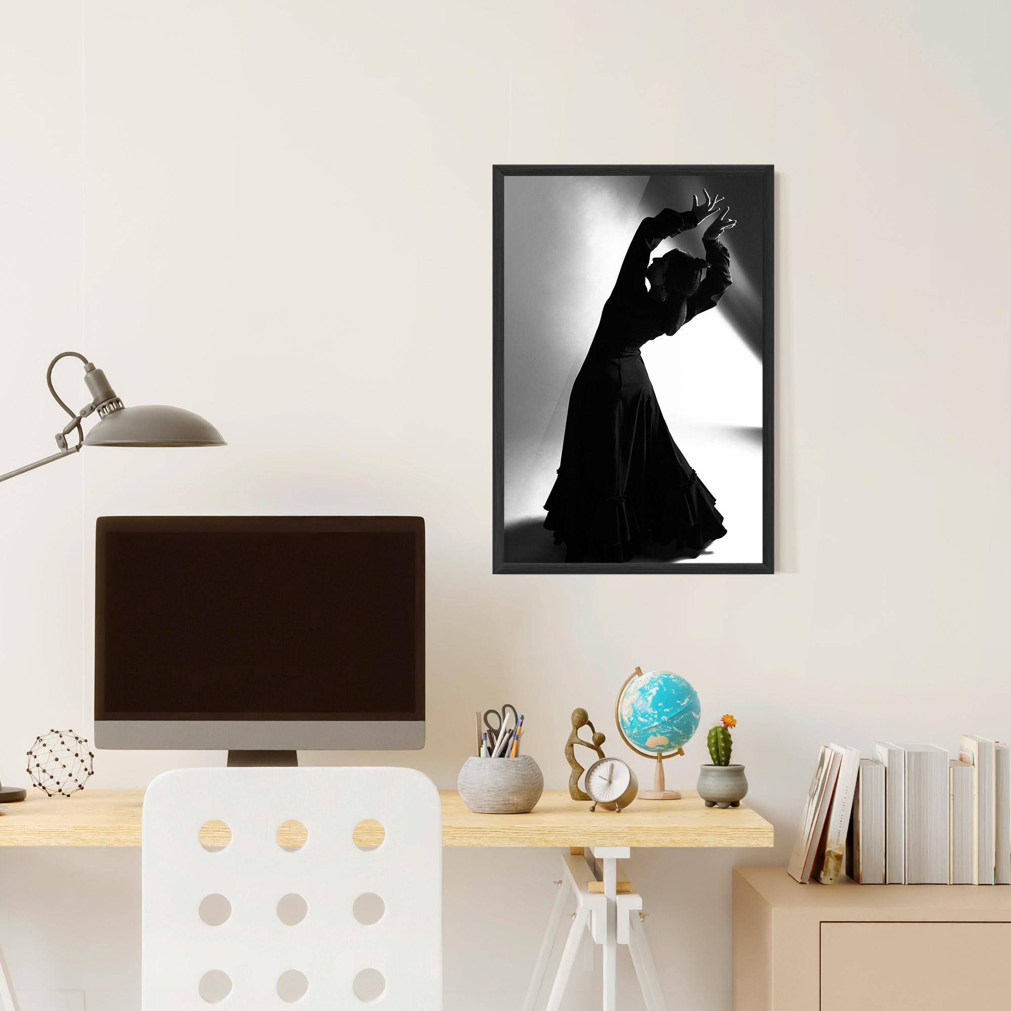 Poster Înrămat Full Shot Dancer mockup 6