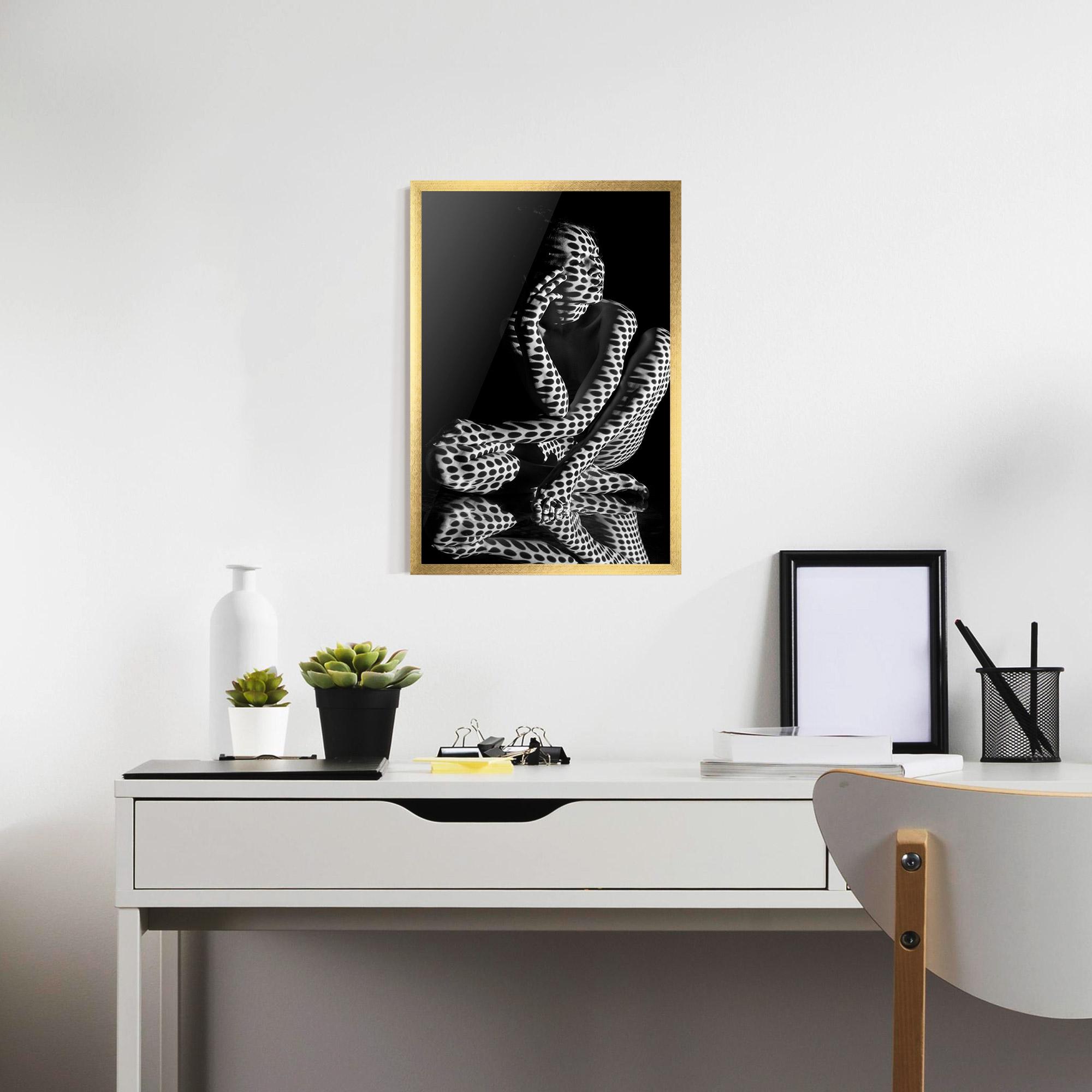 Poster Înrămat Black White Pattern Woman mockup 7
