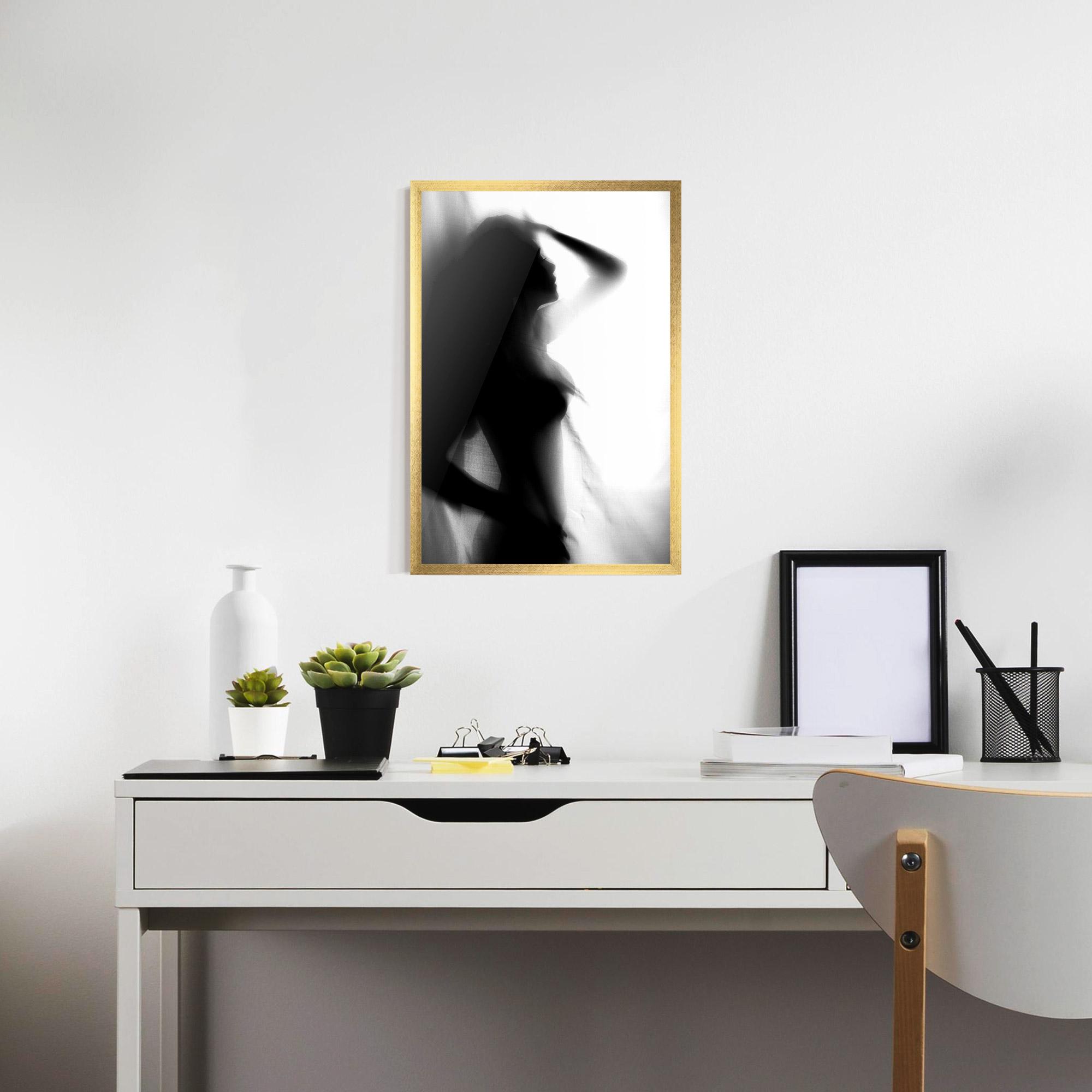 Poster Înrămat Blurred Girl mockup 7