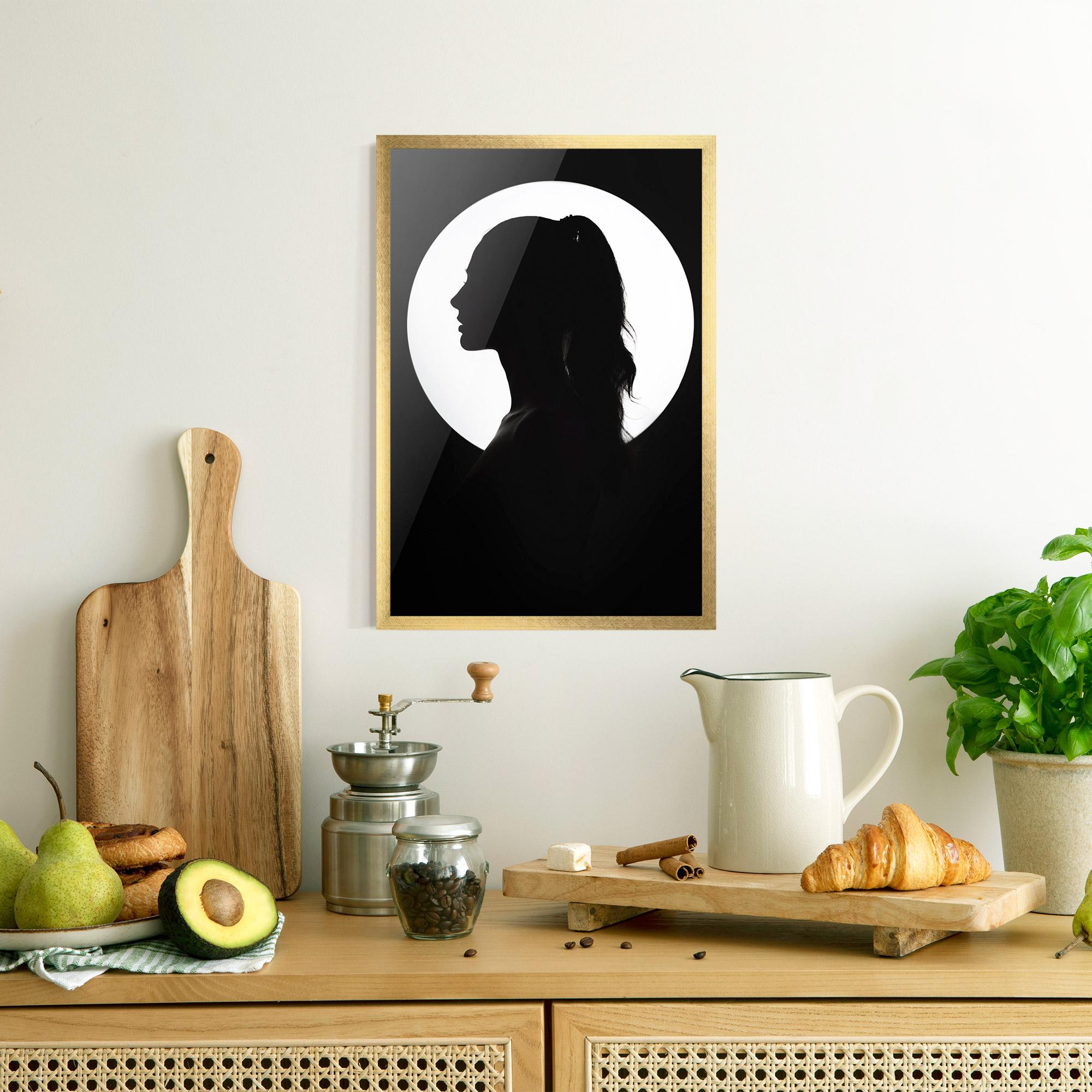 Poster Înrămat Full Moon Girl mockup 8