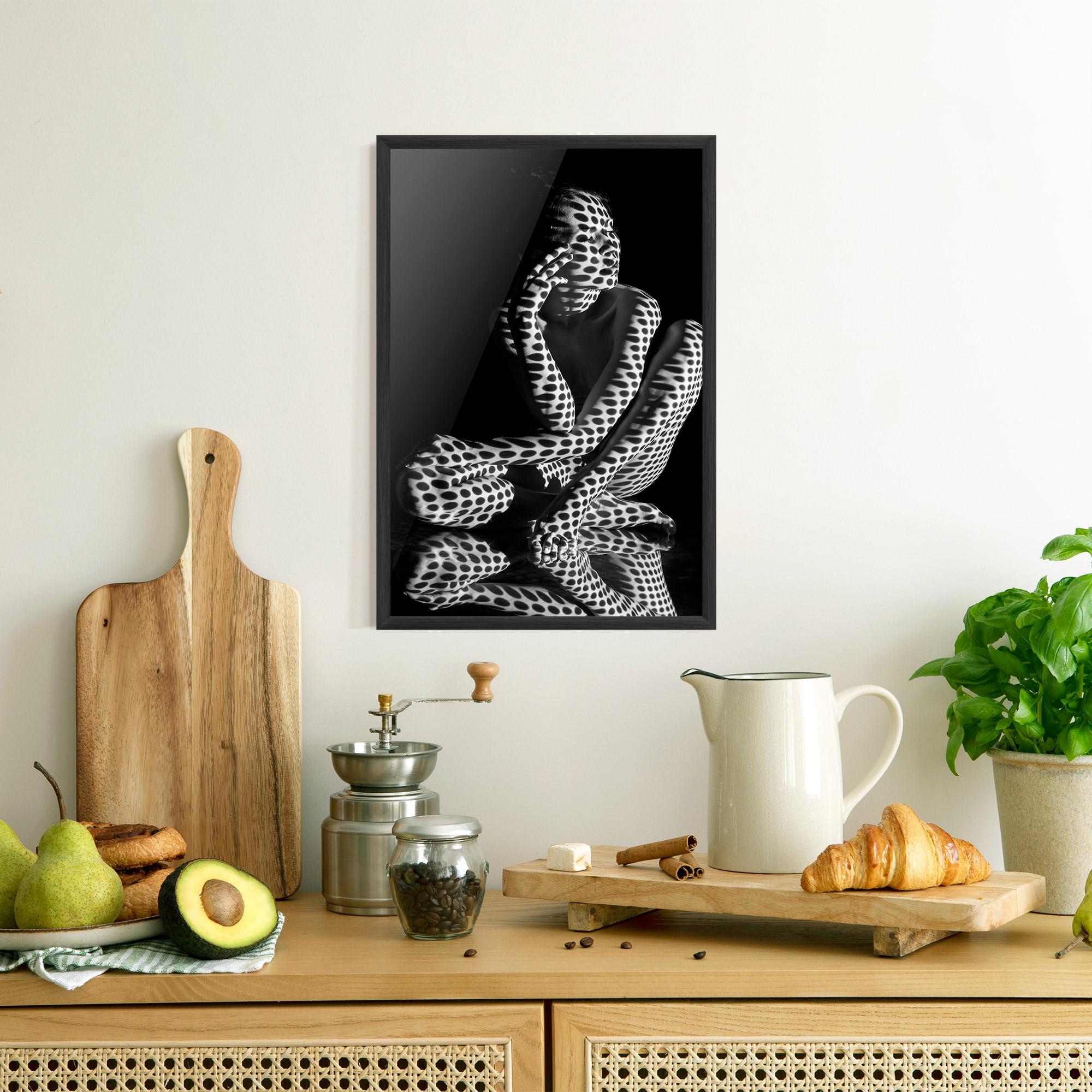 Poster Înrămat Black White Pattern Woman mockup 8