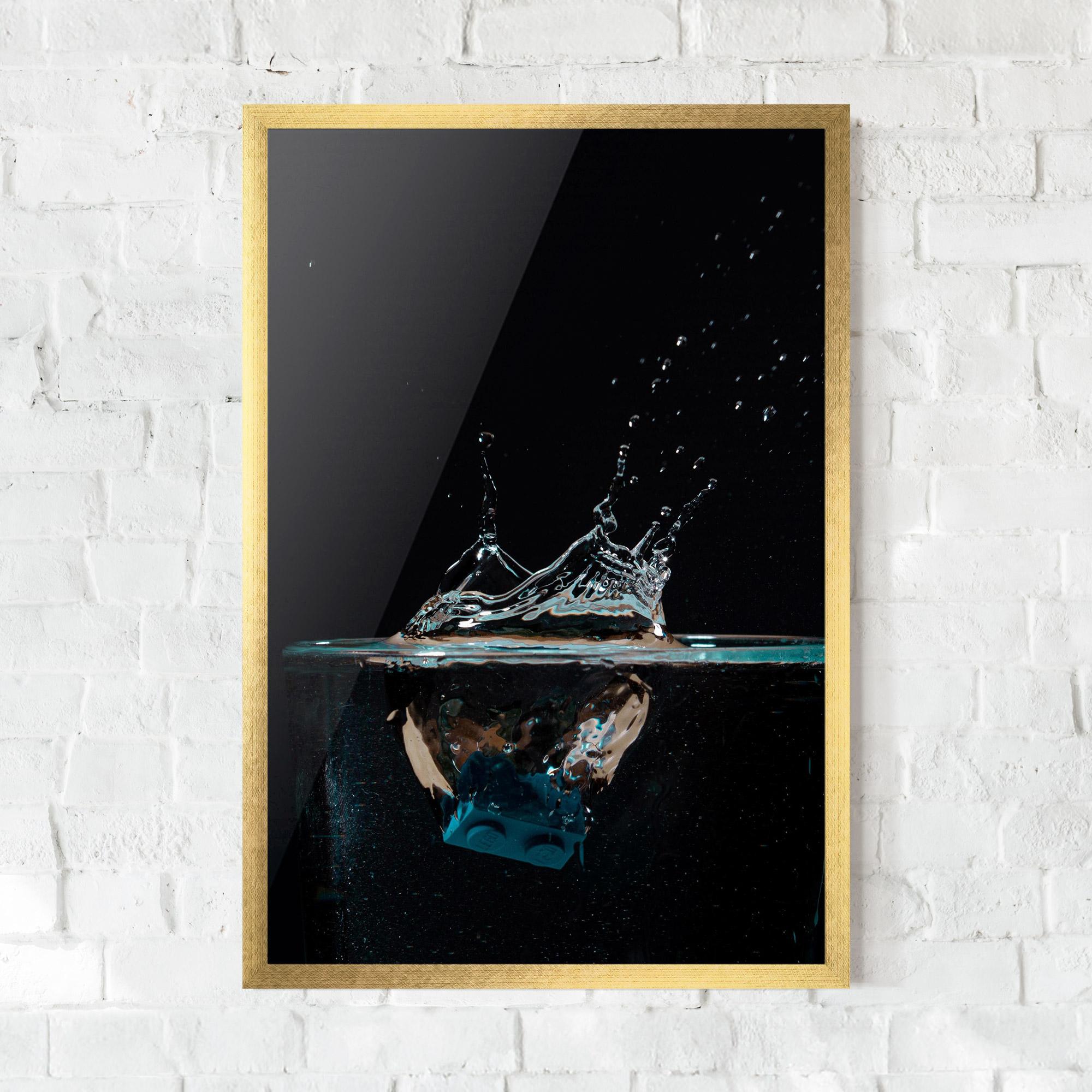 Poster Înrămat Close Up Splash mockup 0