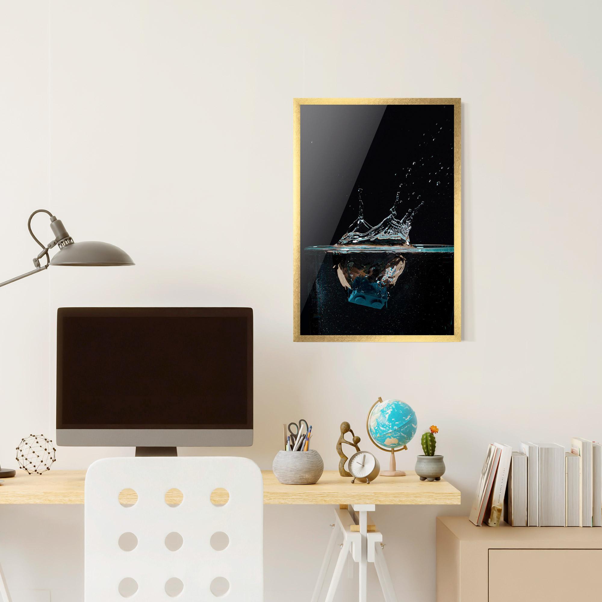 Poster Înrămat Close Up Splash mockup 6